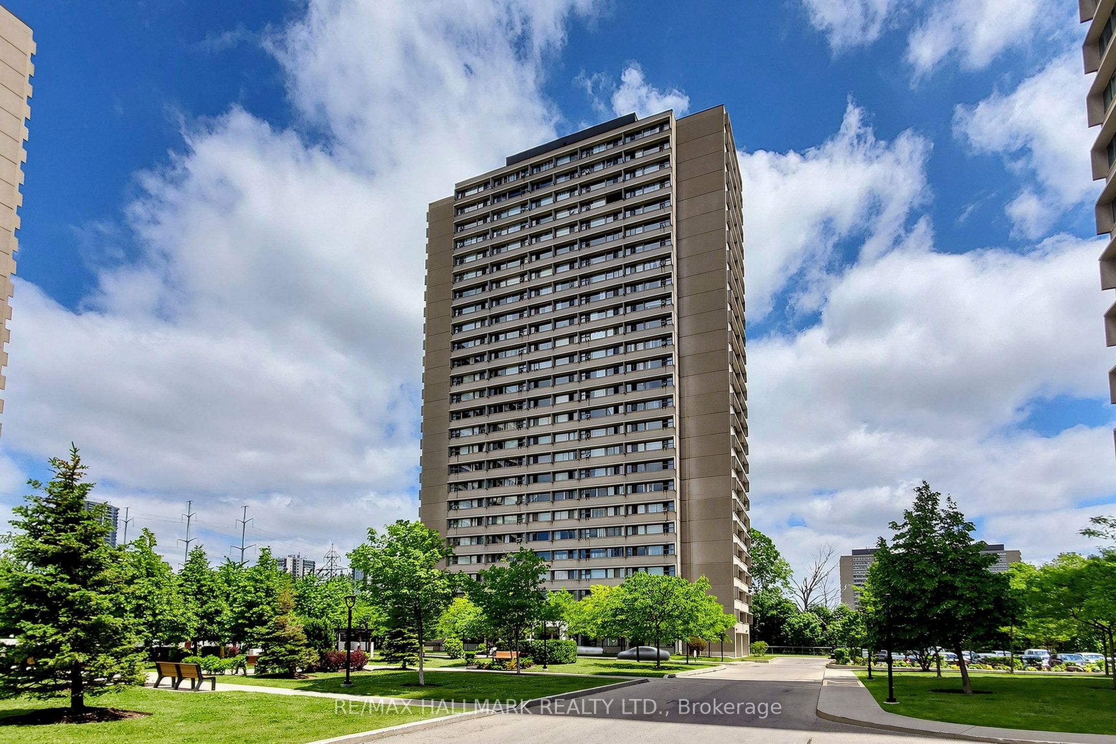 725 Don Mills Road 1401, Toronto, ON M3C 1S7