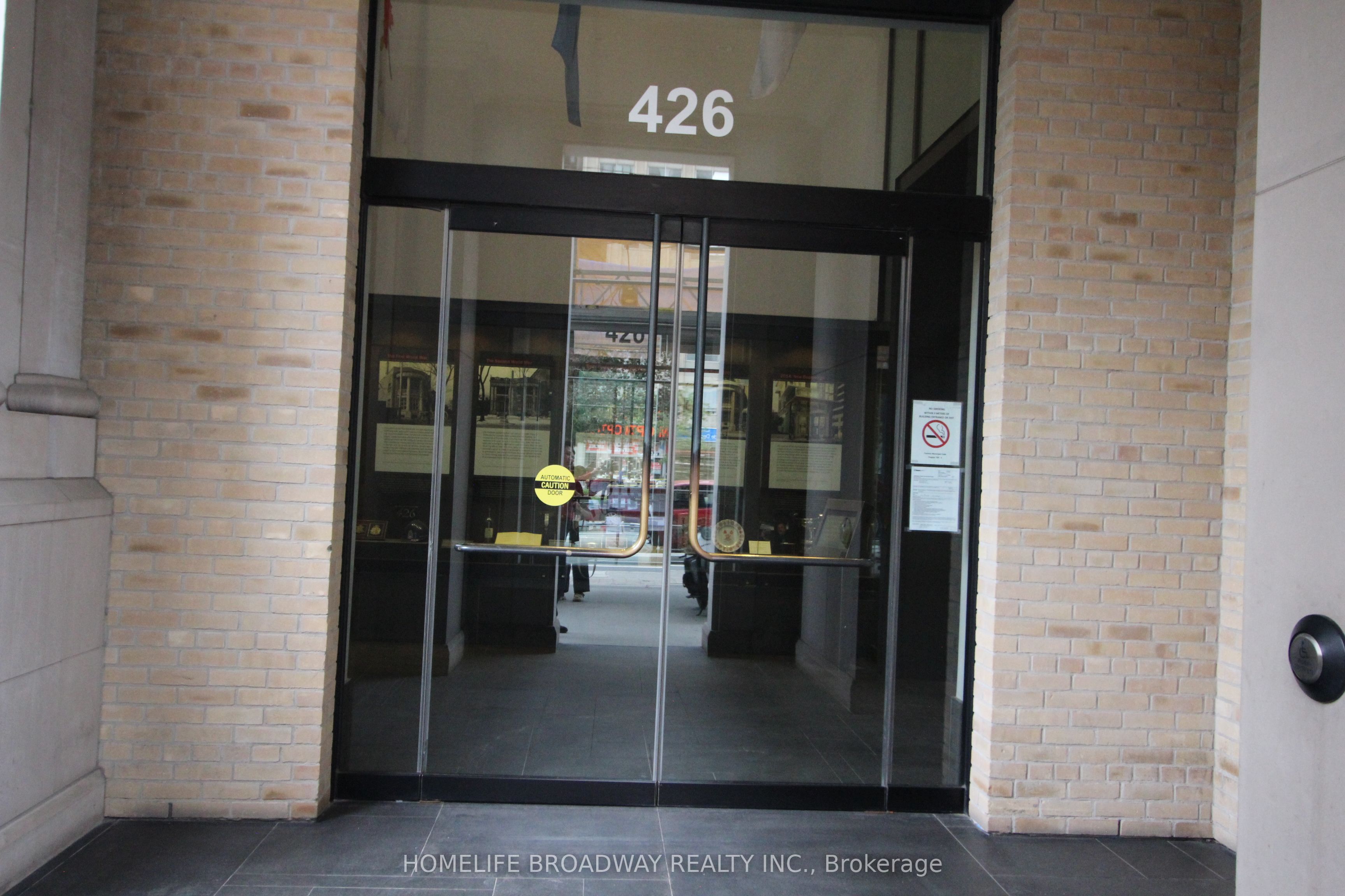 426 University Avenue 3701, Toronto, ON M5G 1S9