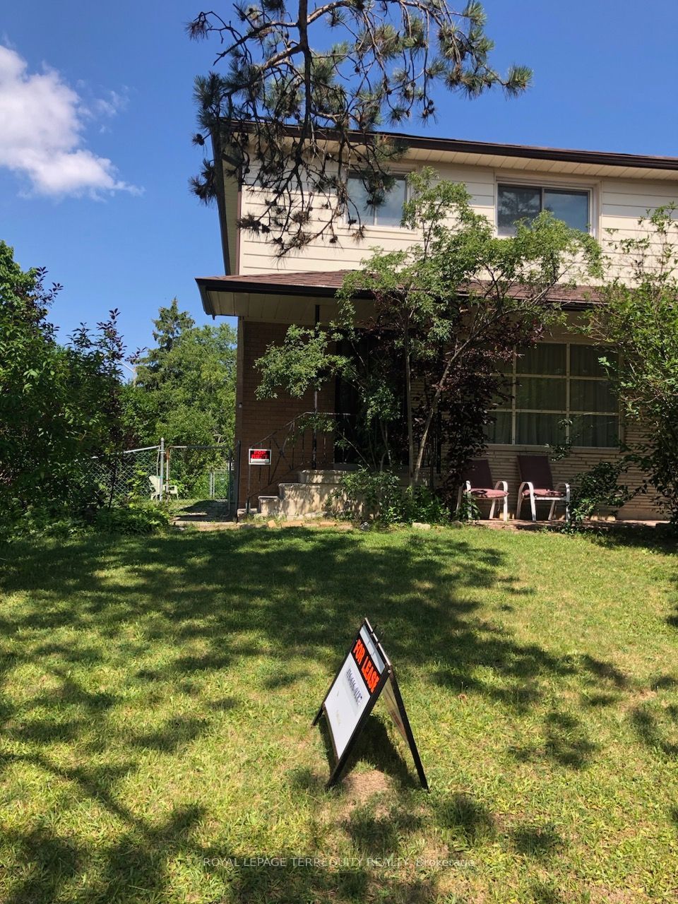 211 Pineway Boulevard, Toronto, ON M2H 1B4