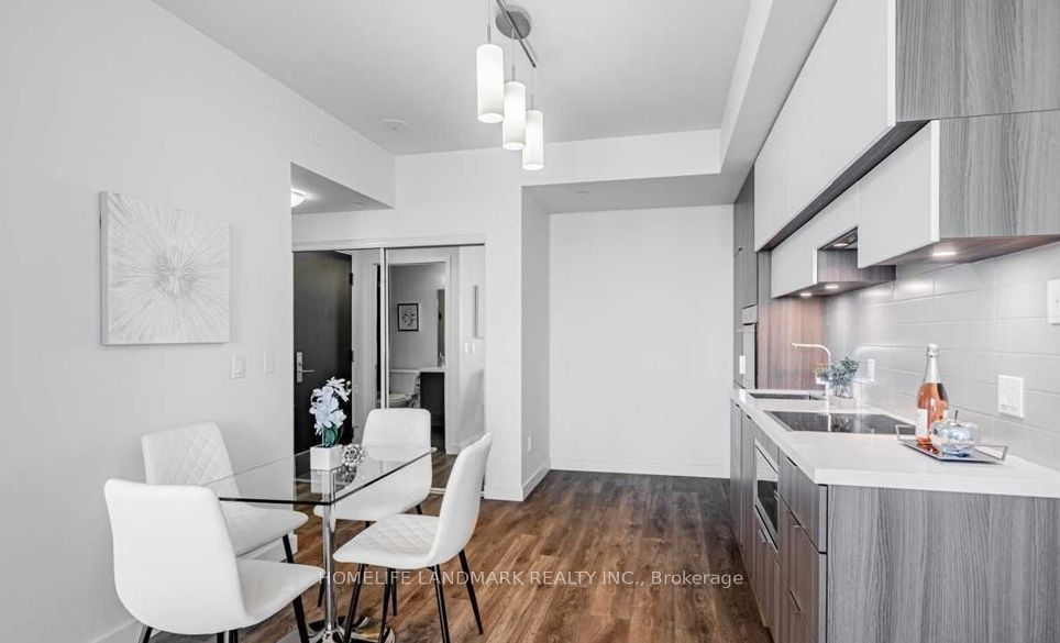 8 Eglinton Avenue E 5607, Toronto, ON M4P 1A6 photo 5