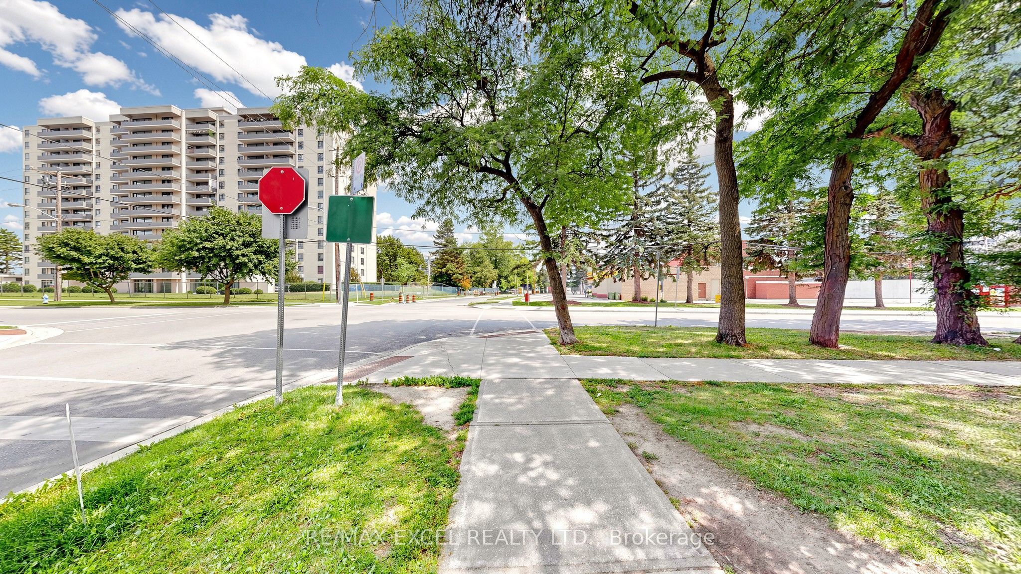 1101 Steeles Avenue W Ph103, Toronto, ON M2R 3W5 photo 2