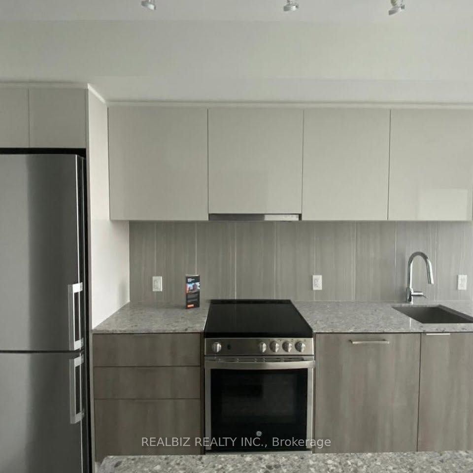 31 Tippett Road 651, Toronto, ON M3H 2V1 photo 2