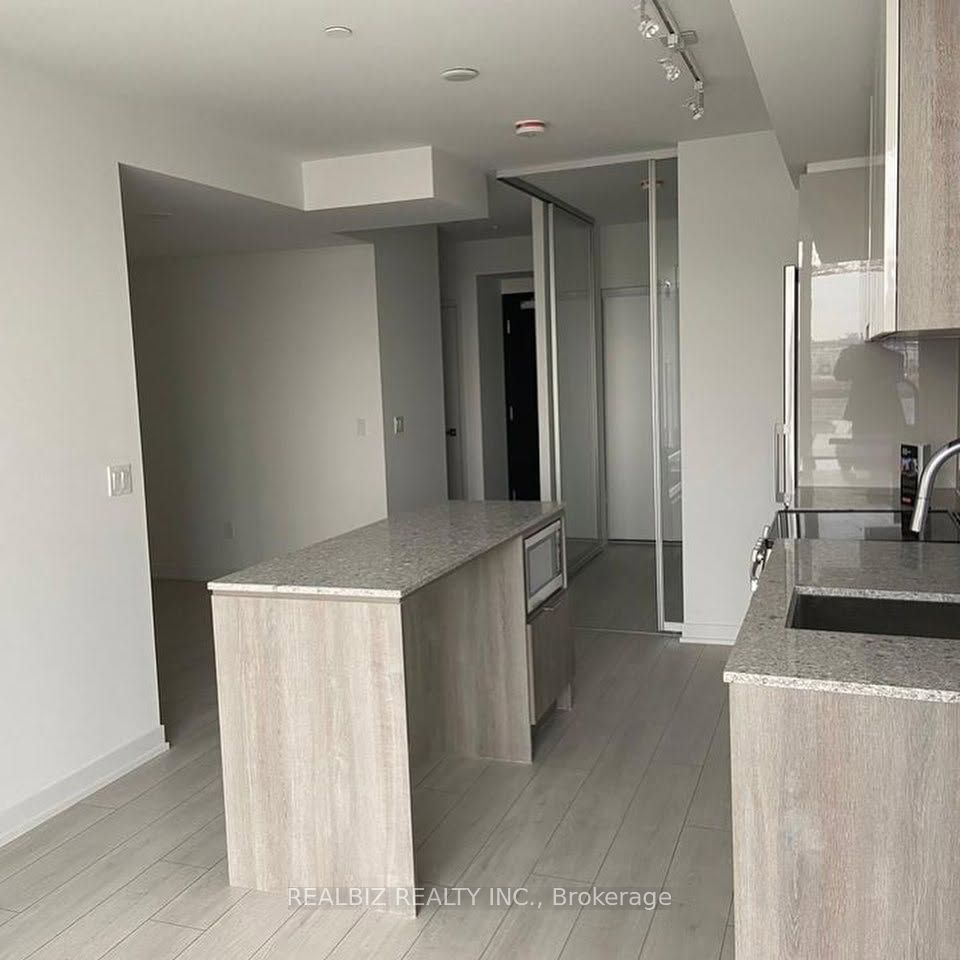 31 Tippett Road 651, Toronto, ON M3H 2V1 photo 4