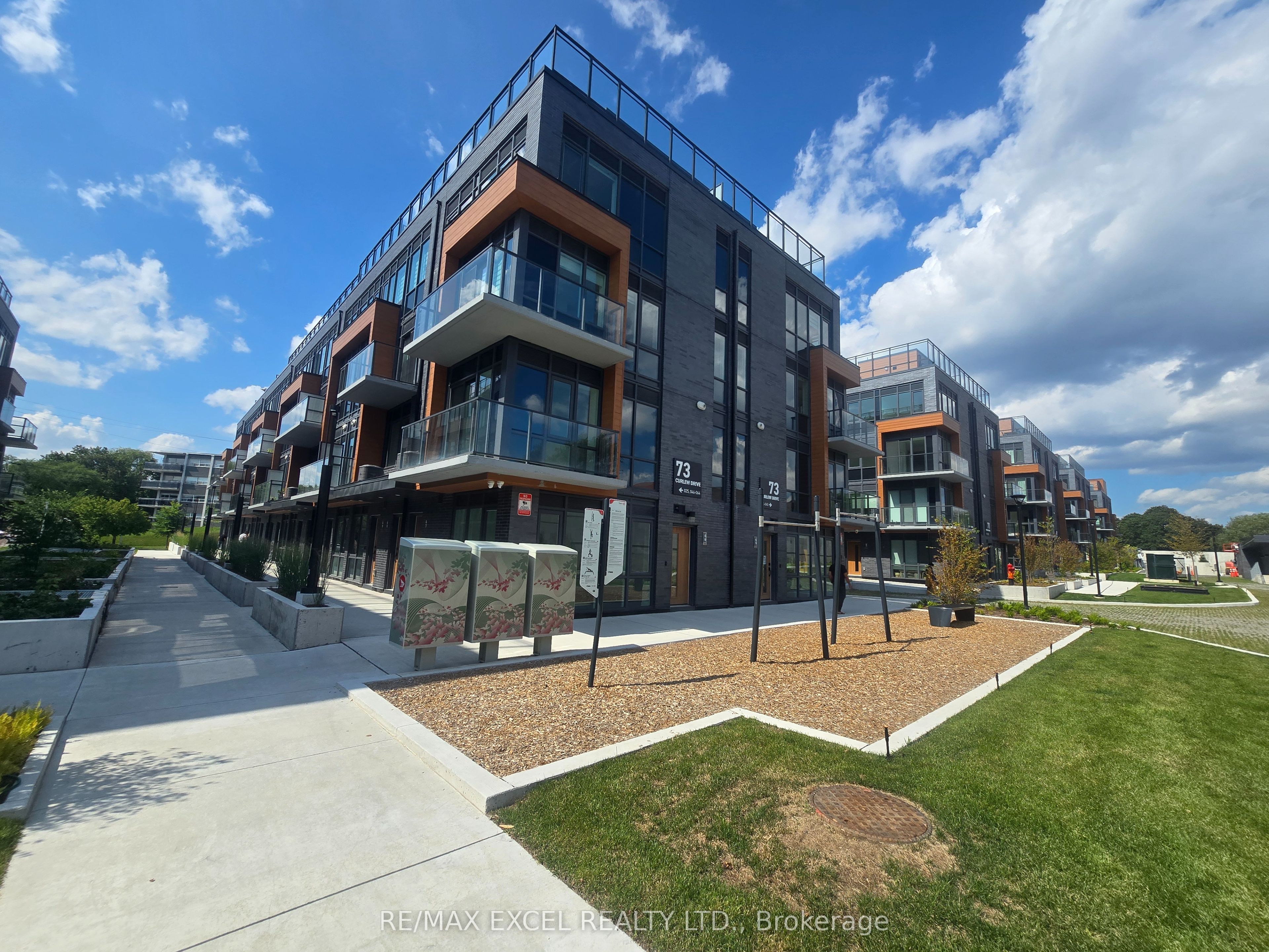 73 Curlew Drive 45, Toronto, ON M3A 0B1