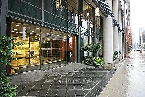 1121 Bay Street 701, Toronto, ON M5S 3L9