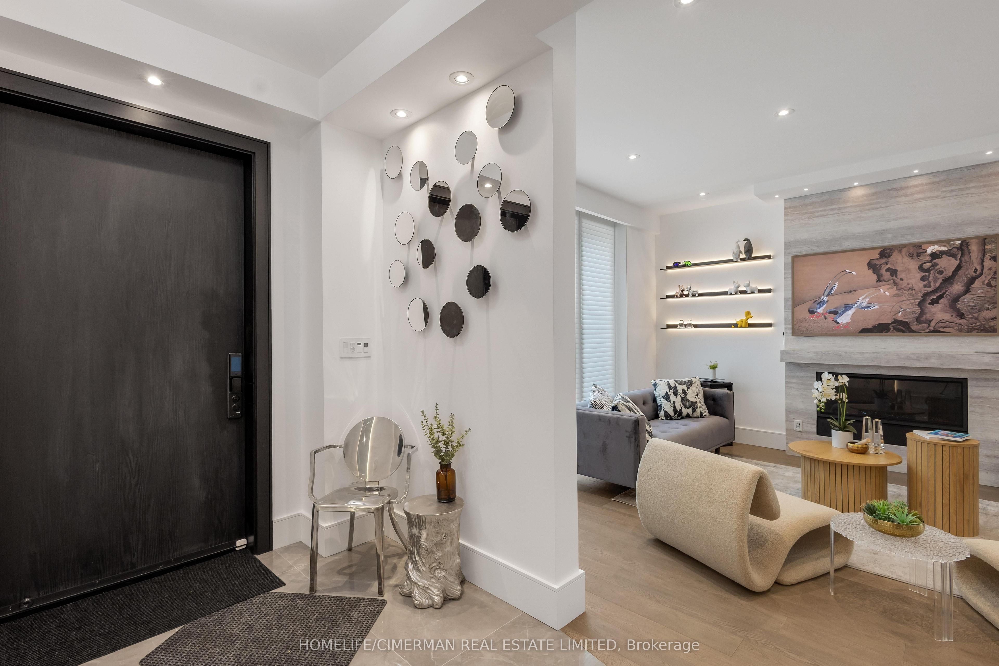 124 Lyndhurst Avenue, Toronto, ON M5R 2Z9 photo 2