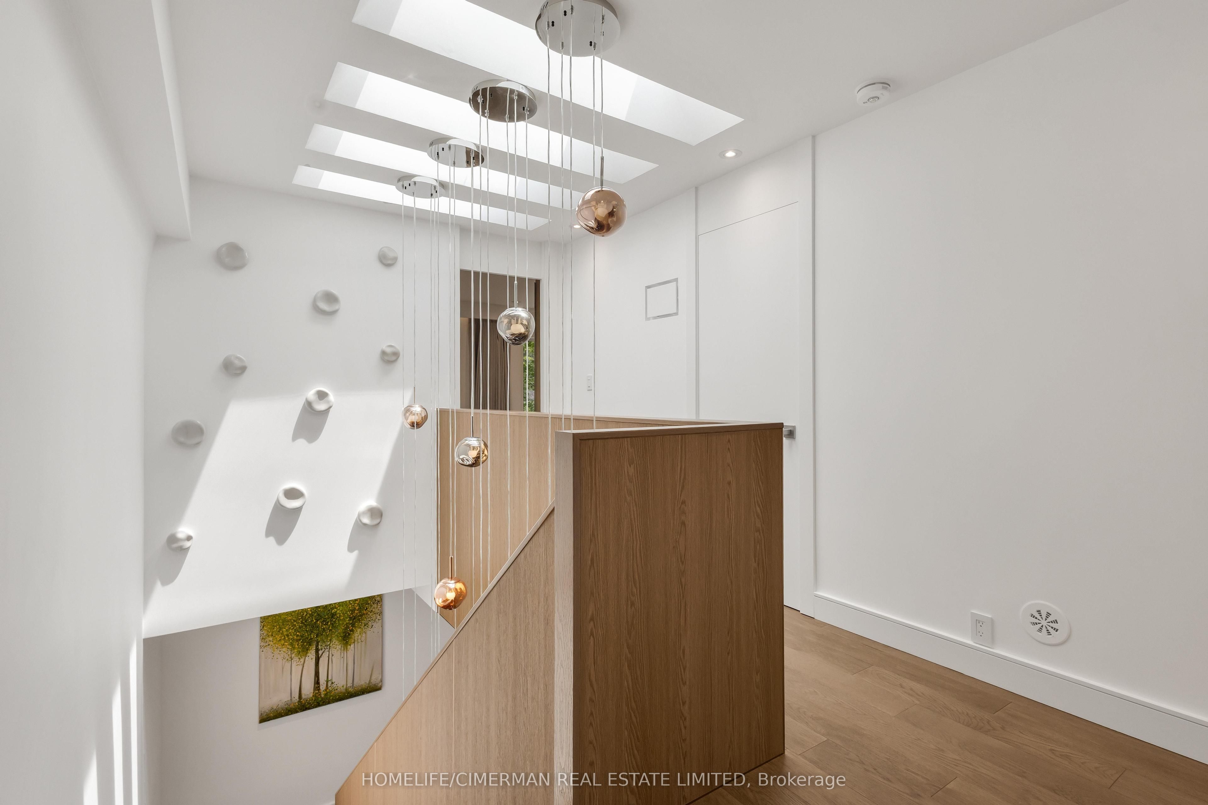 124 Lyndhurst Avenue, Toronto, ON M5R 2Z9 photo 5