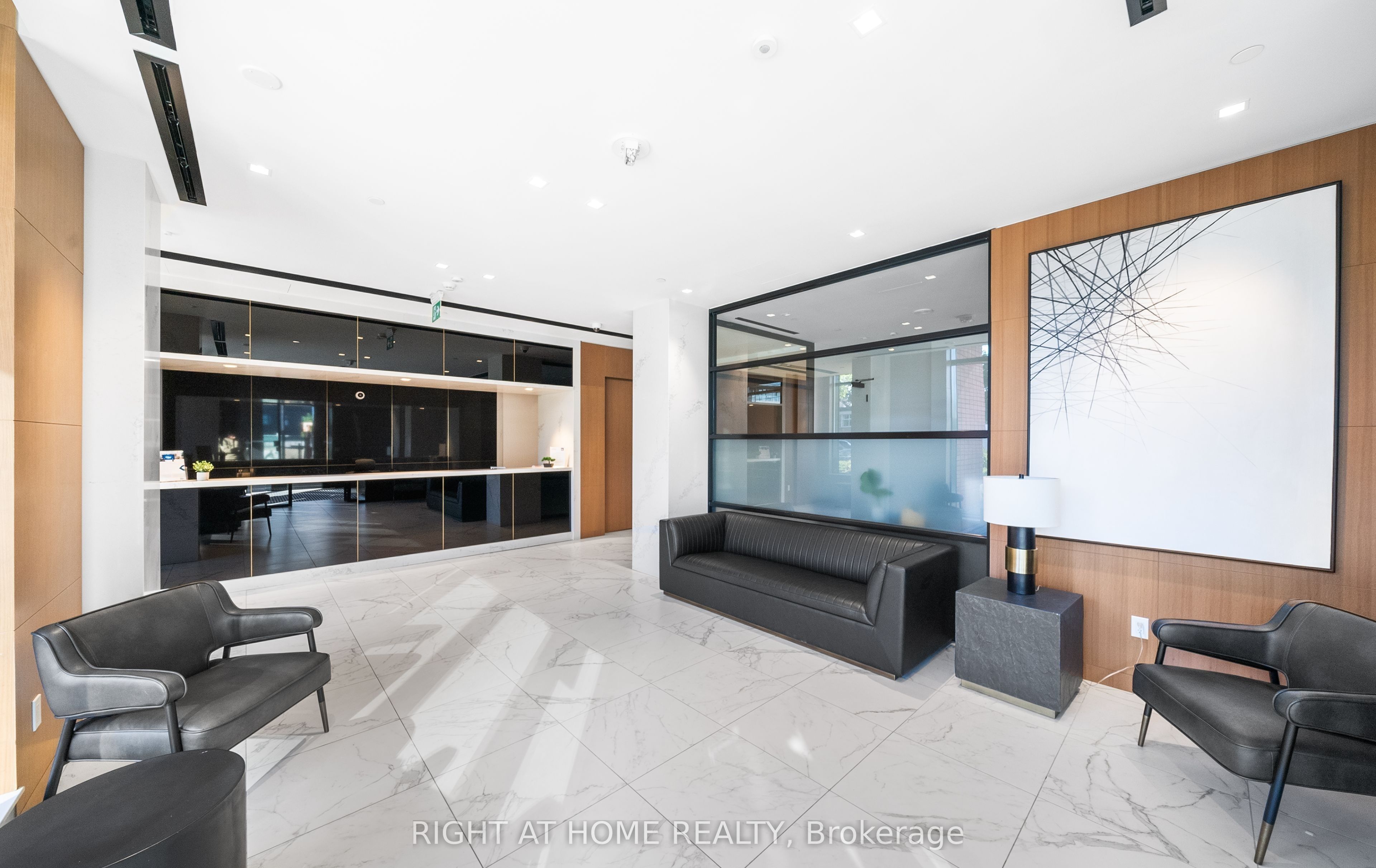8 Tippett Road 202, Toronto, ON M3H 0E7 photo 2