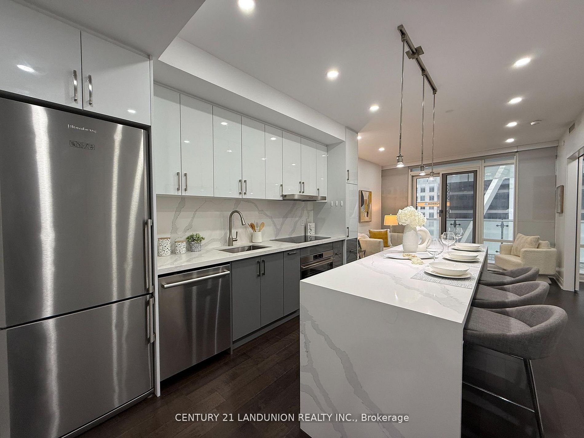 1 Bloor Street E 1508, Toronto, ON M4W 0A8 photo 2