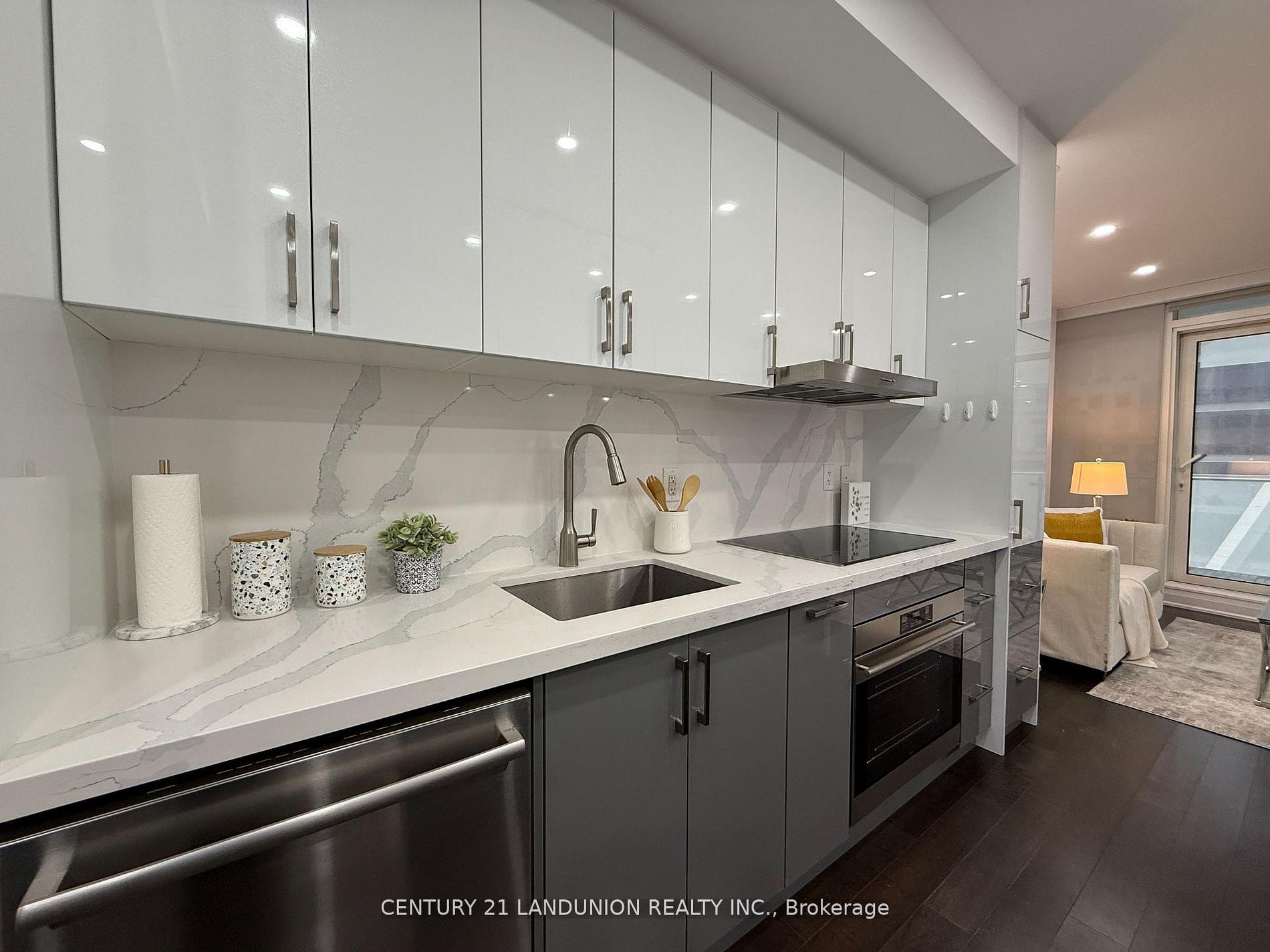 1 Bloor Street E 1508, Toronto, ON M4W 0A8 photo 4