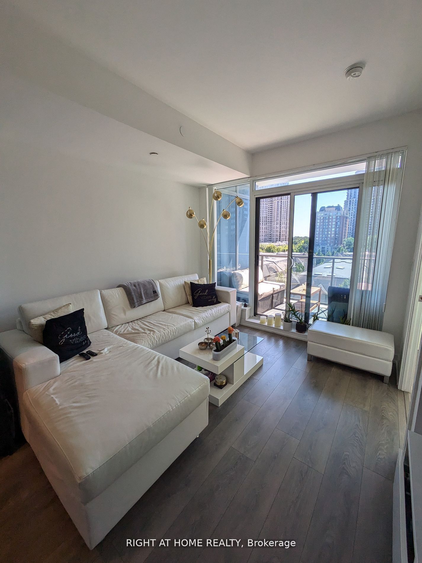 28 Avondale Avenue 706, Toronto, ON M2N 0K2 photo 3