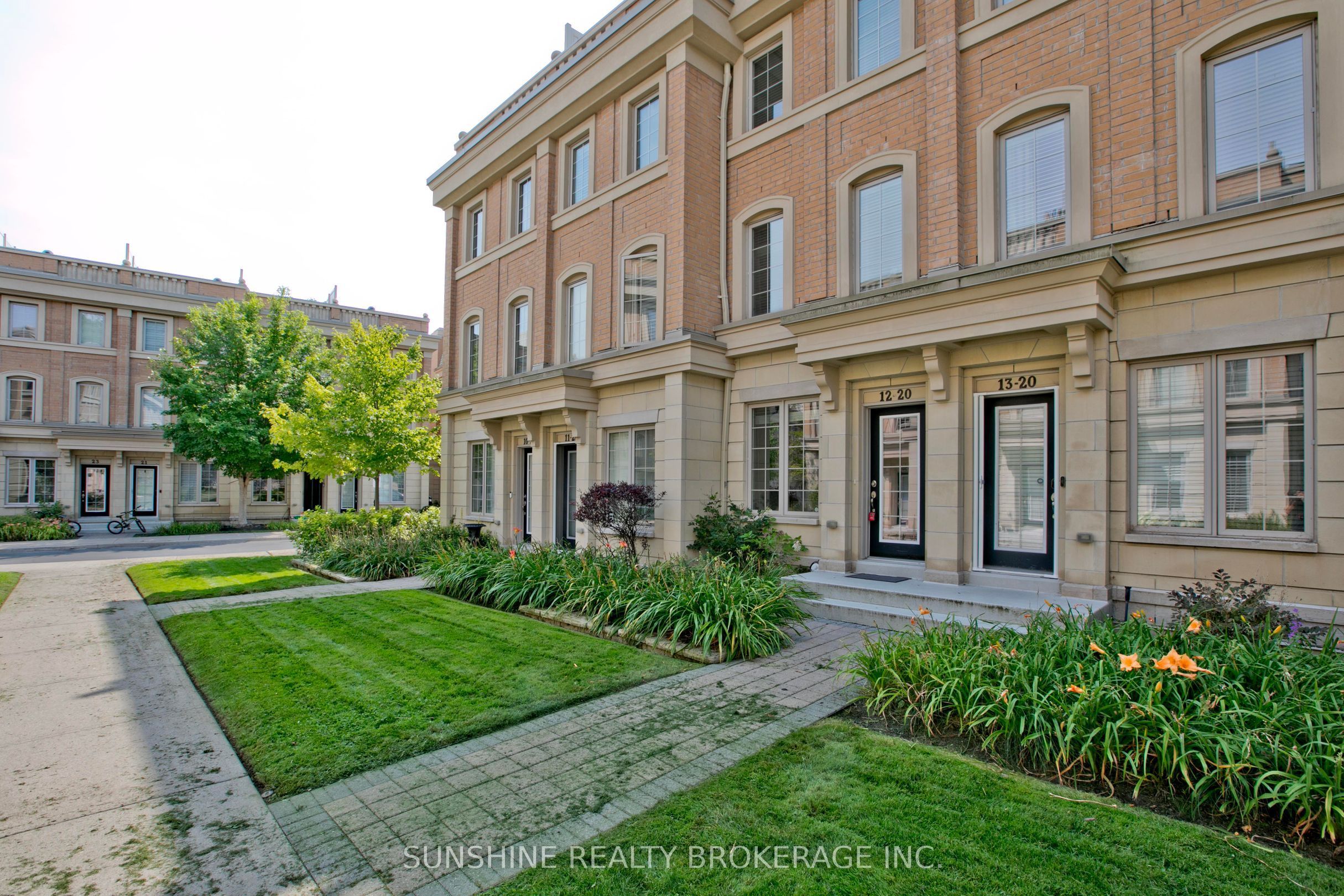 20 Hargrave Lane 12, Toronto, ON M4N 0A4 photo 3