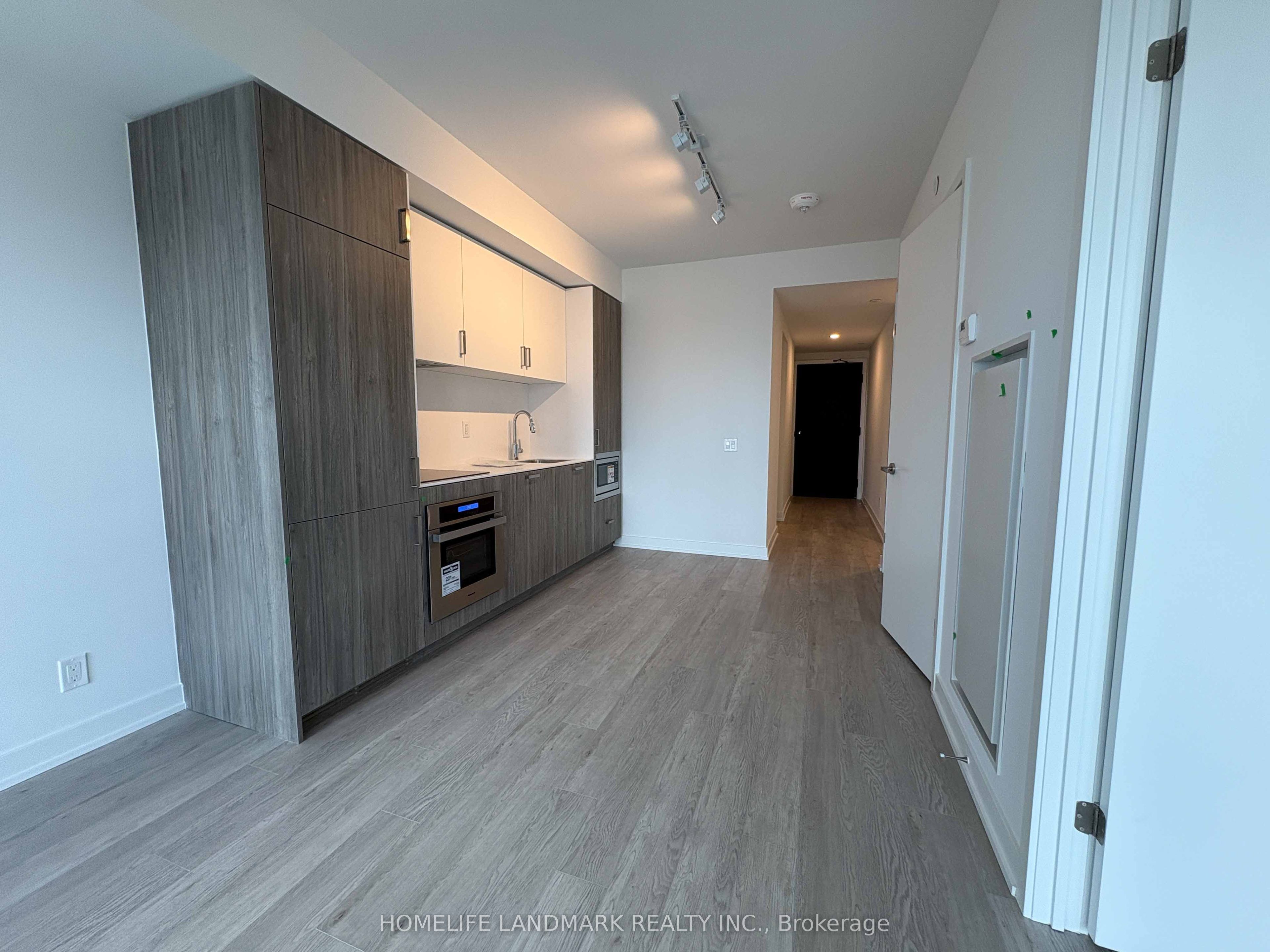 88 Queen Street E 3712, Toronto, ON M5C 0B6 photo 5