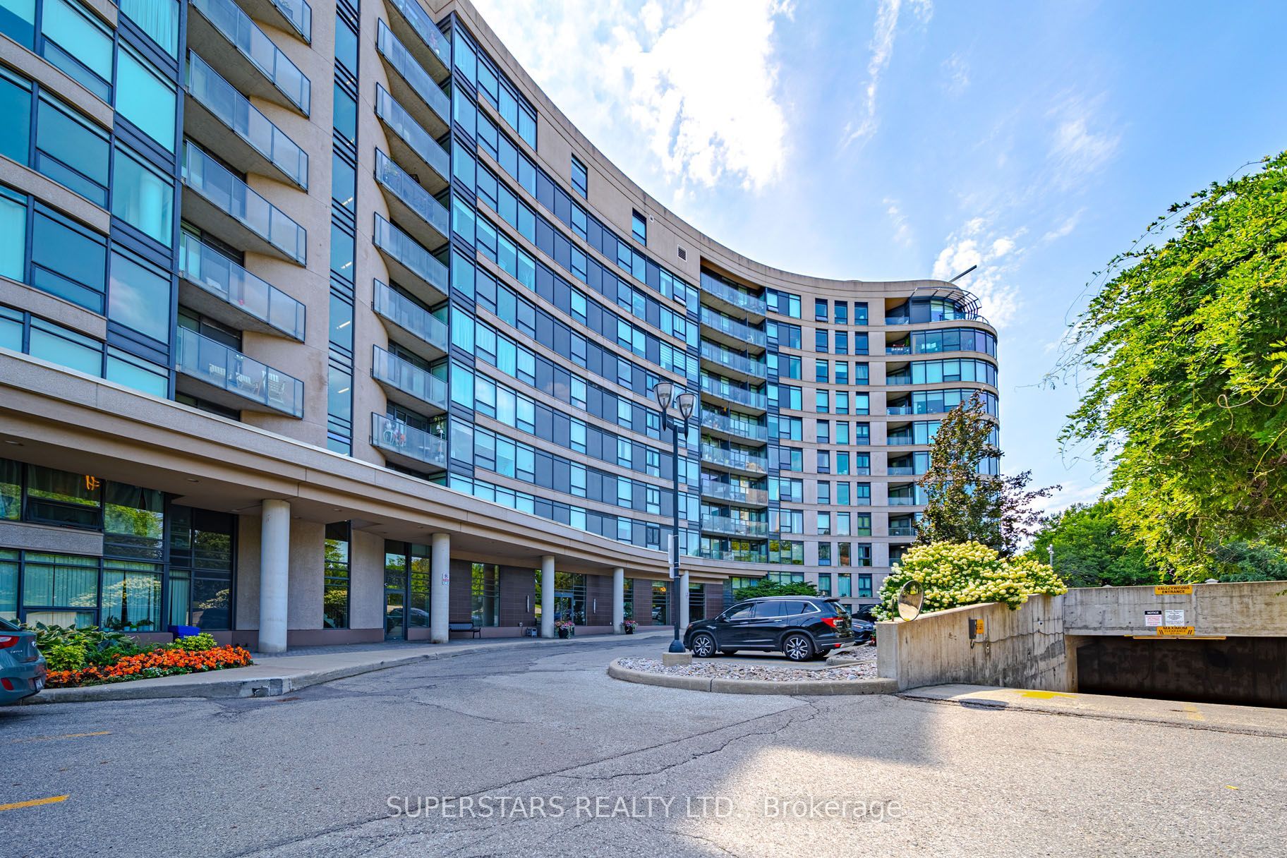 18 Valley Woods Road 815, Toronto, ON M3A 0A1 photo 2