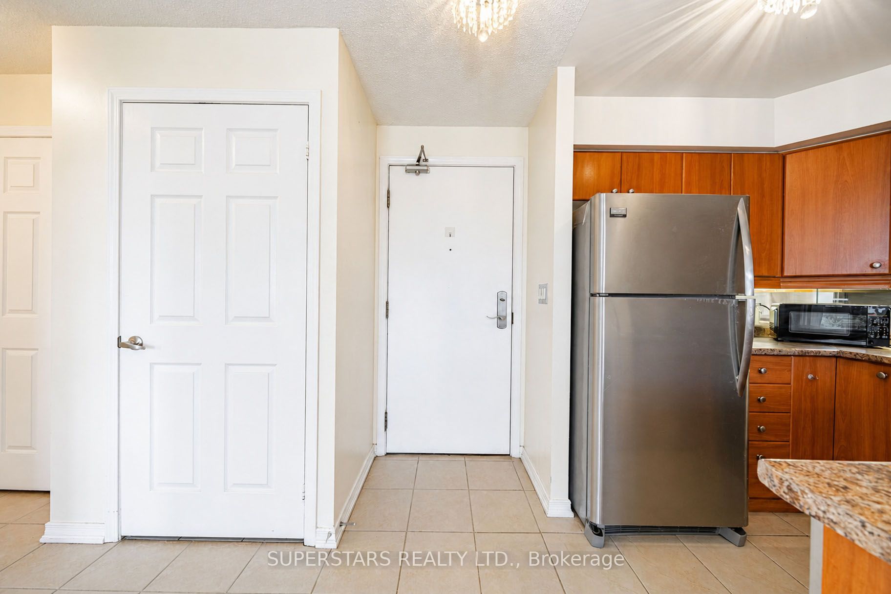 18 Valley Woods Road 815, Toronto, ON M3A 0A1 photo 4