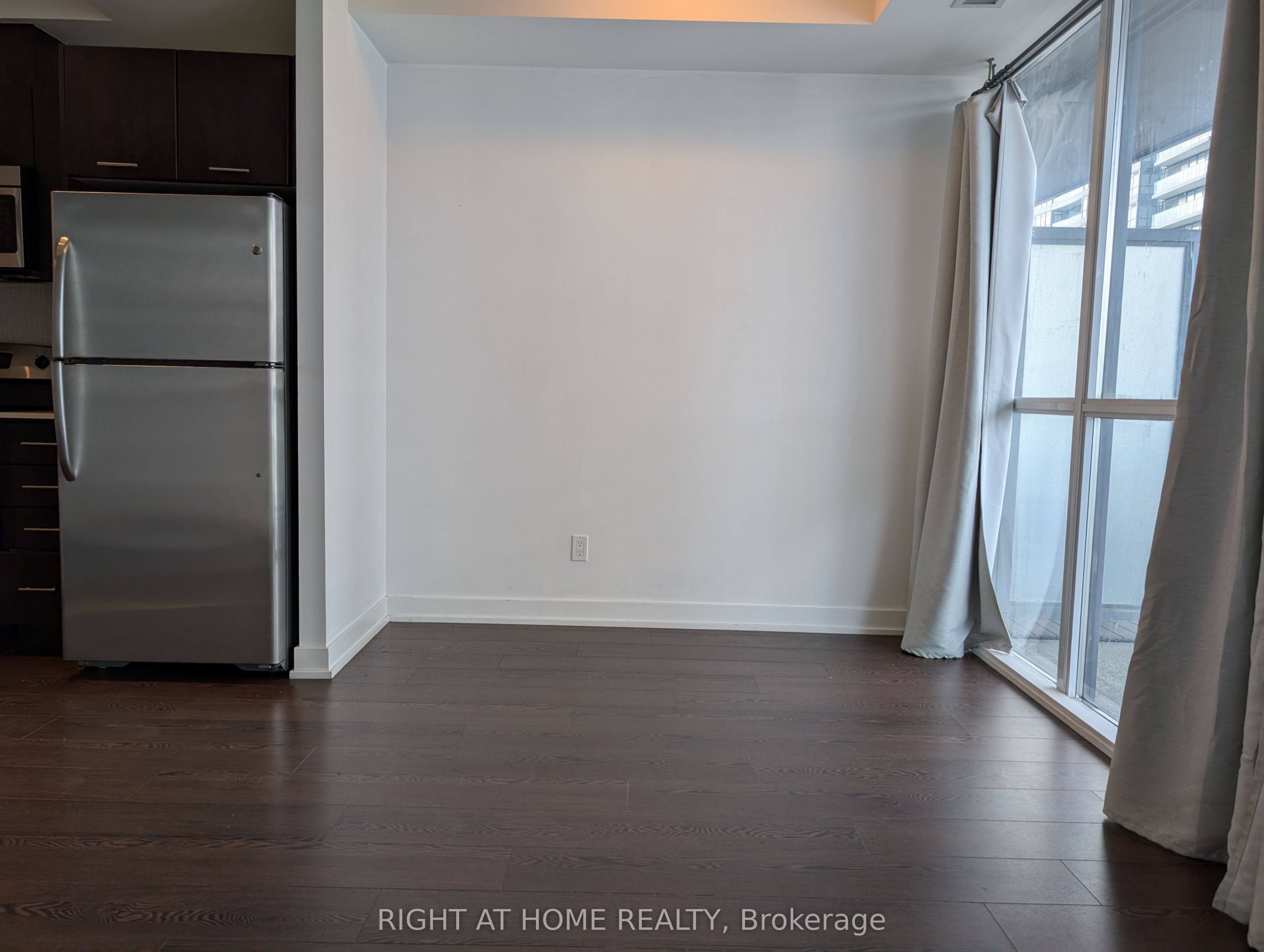 20 Bruyeres Mews 1109, Toronto, ON M5V 0G8 photo 5