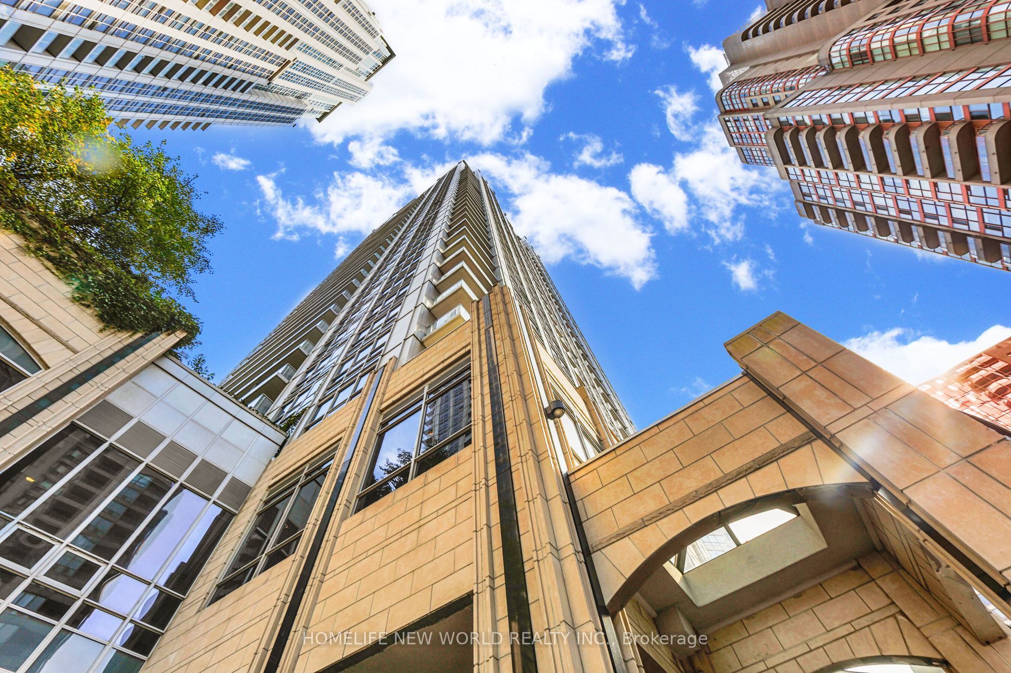 761 Bay Street 3201, Toronto, ON M5G 2R2 photo 4