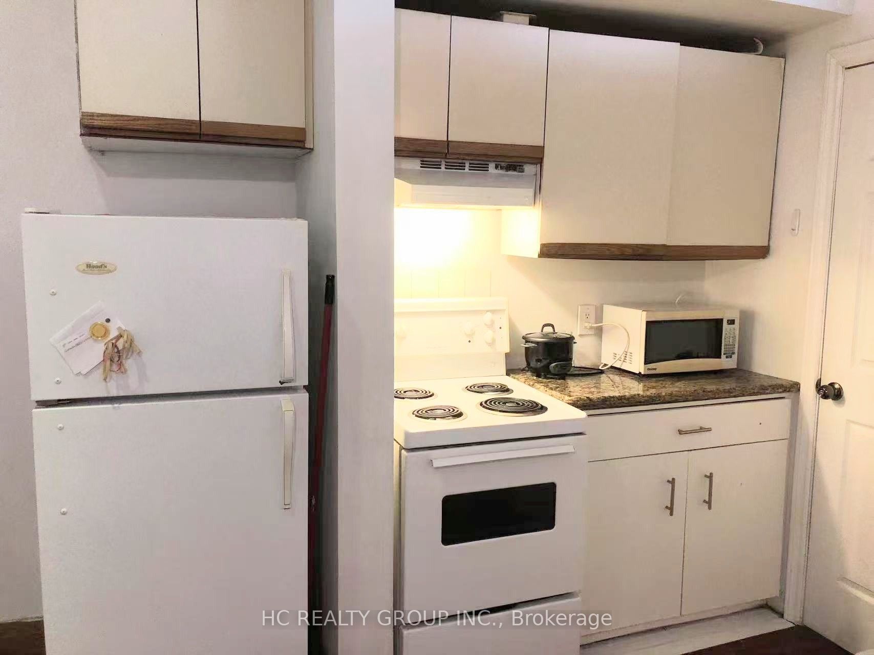 92 Pembroke Street Upper 2, Toronto, ON M5A 2N8 photo 3