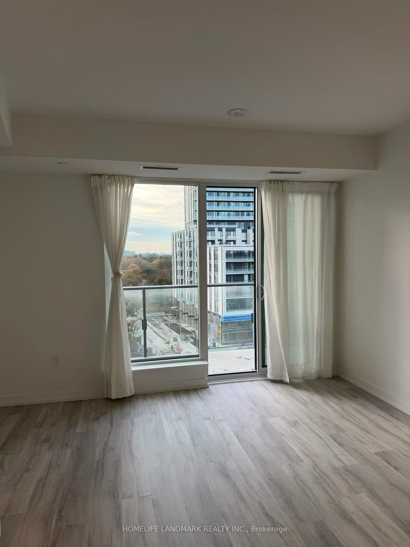7 Golden Lion Heights N830, Toronto, ON M2M 0C1 photo 4