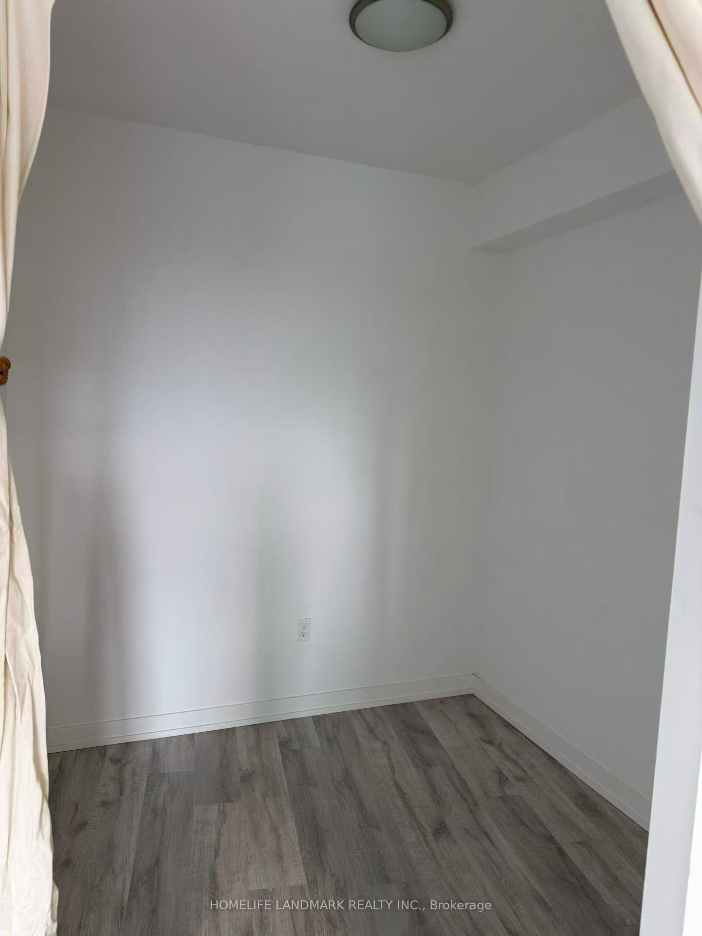 7 Golden Lion Heights N830, Toronto, ON M2M 0C1 photo 5