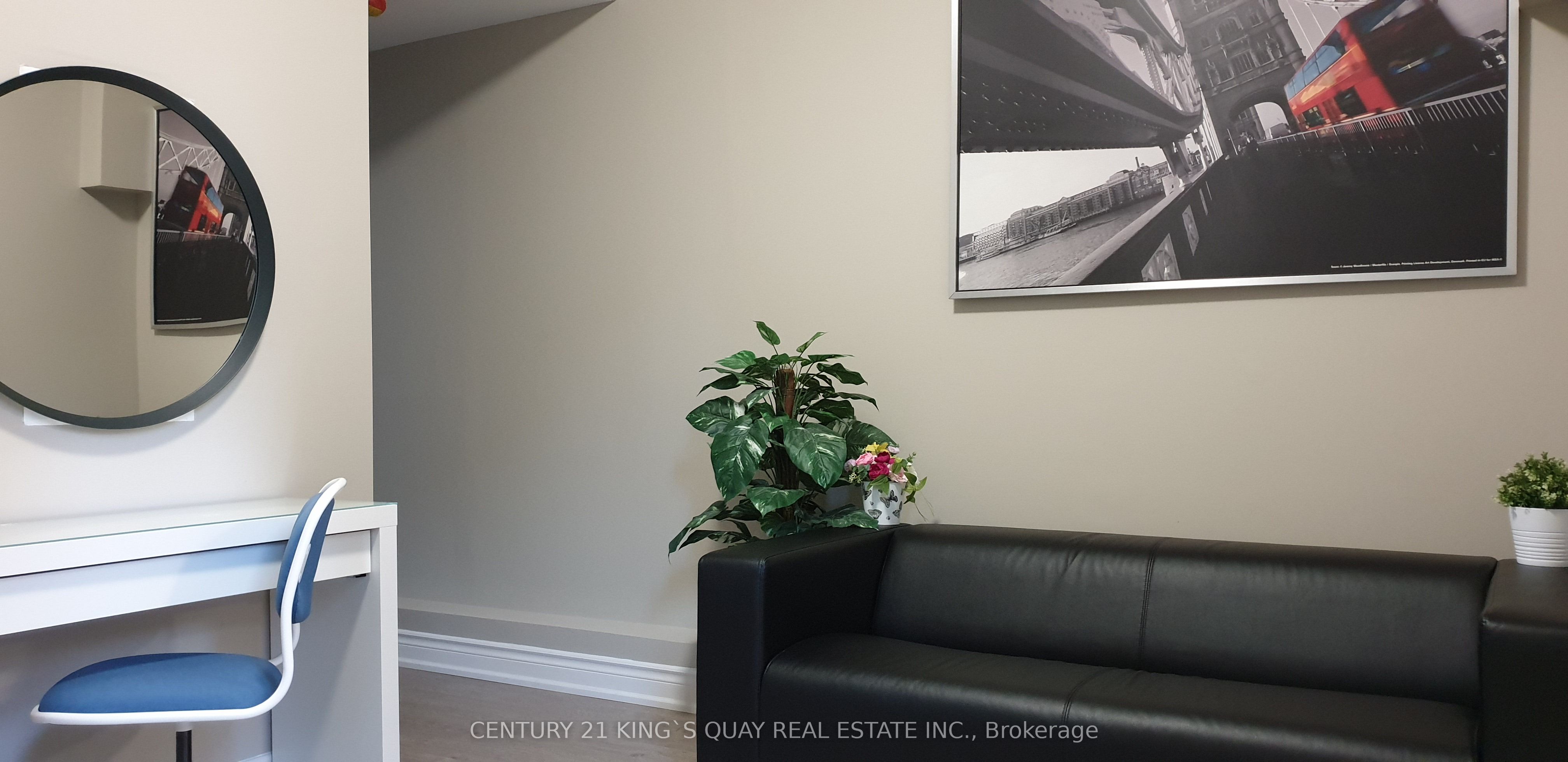 626 Yonge Street UL, Toronto, ON M4Y 1Z8 photo 3