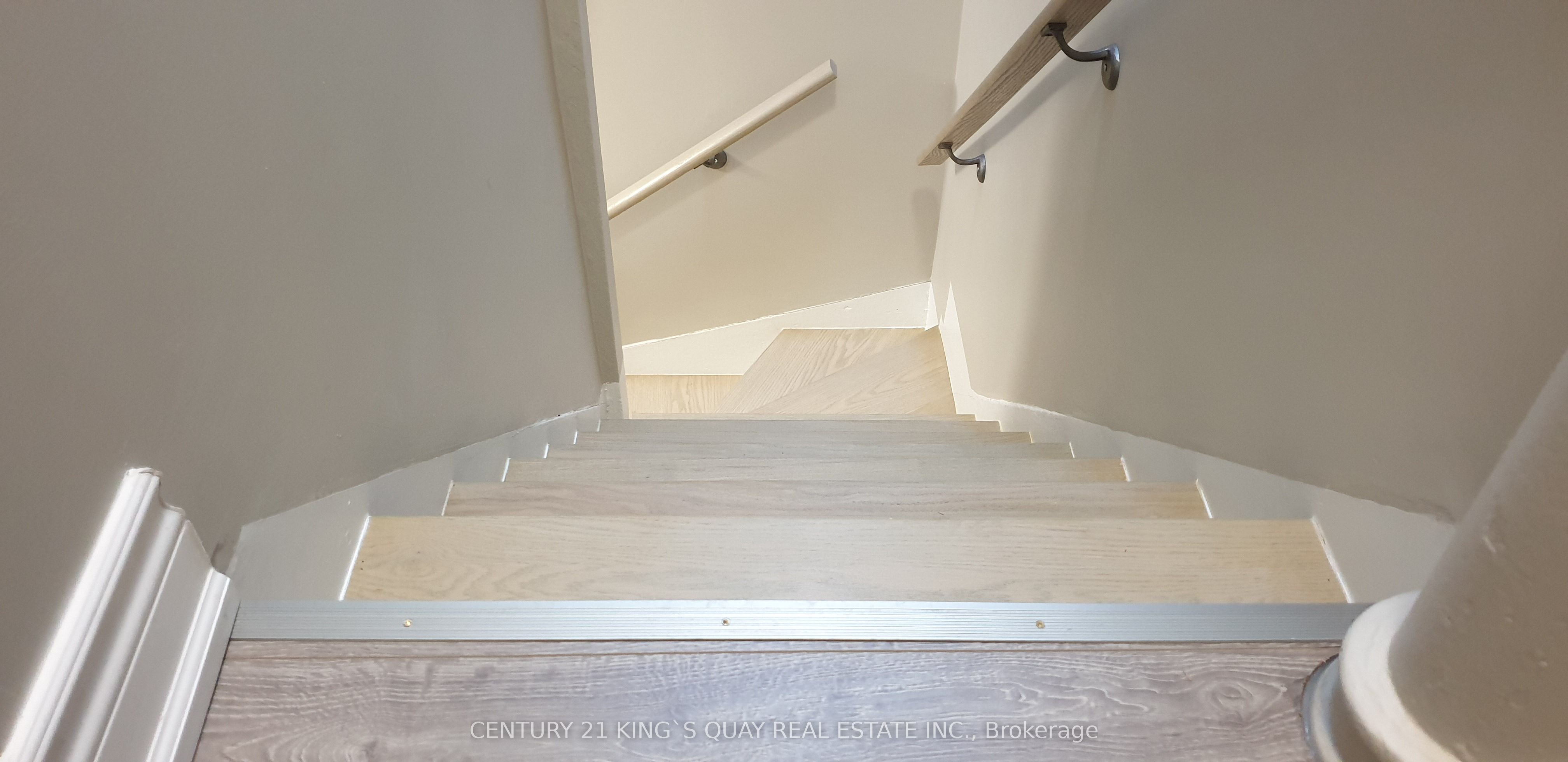 626 Yonge Street UL, Toronto, ON M4Y 1Z8 photo 5