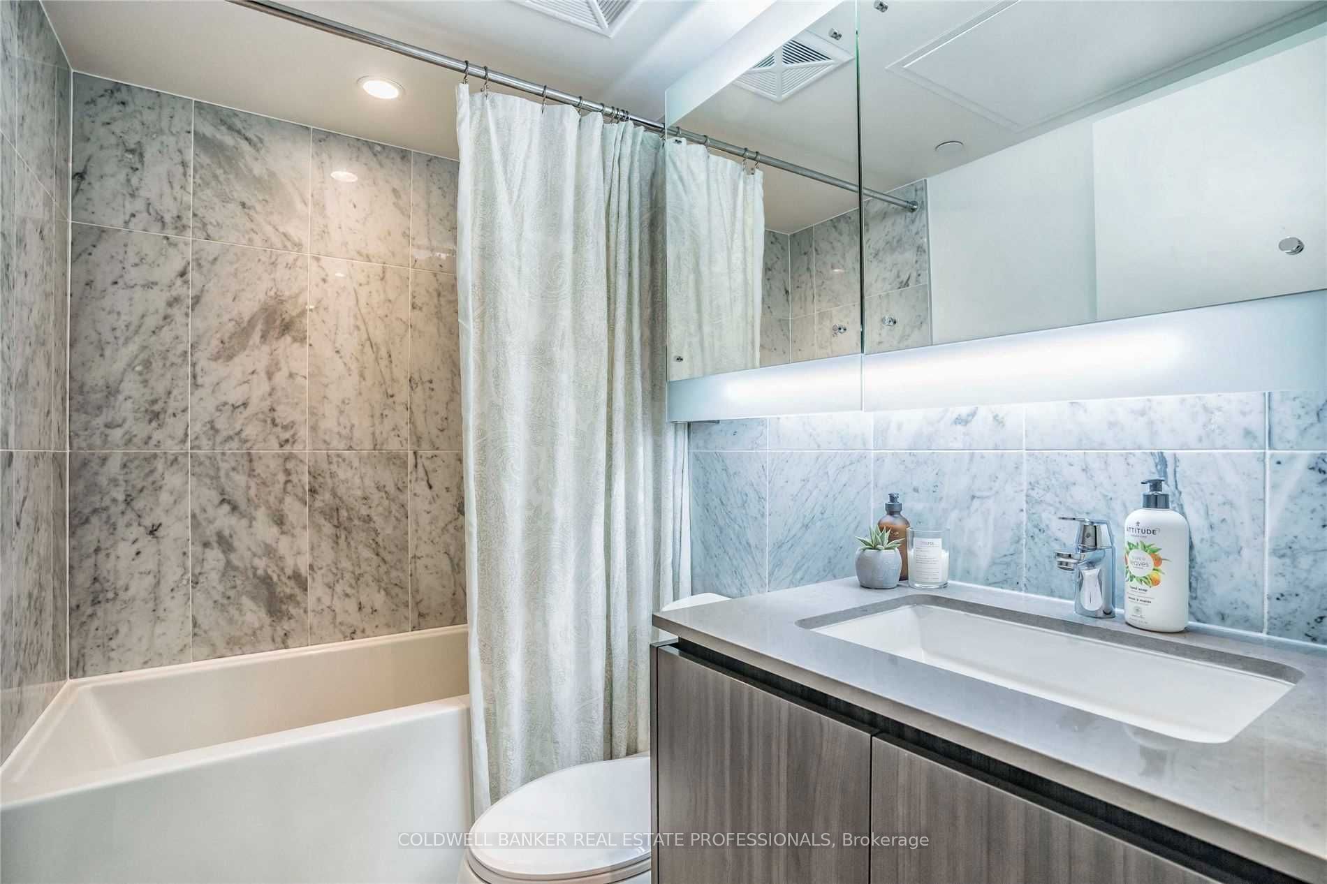 80 Queens Wharf Road 509, Toronto, ON M5V 0J3 photo 4