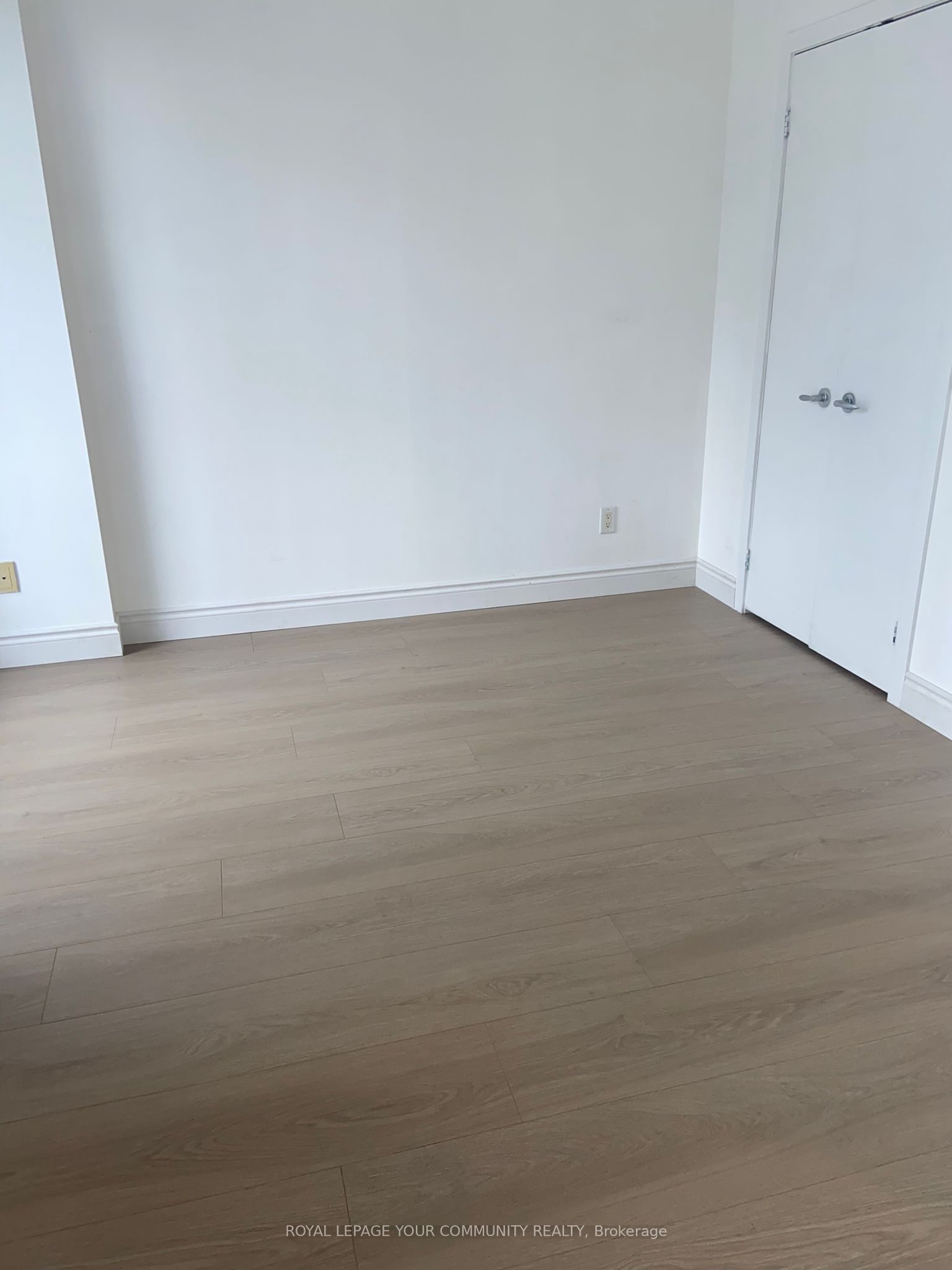 8 York Street 2206, Toronto, ON M5J 2Y2 photo 3