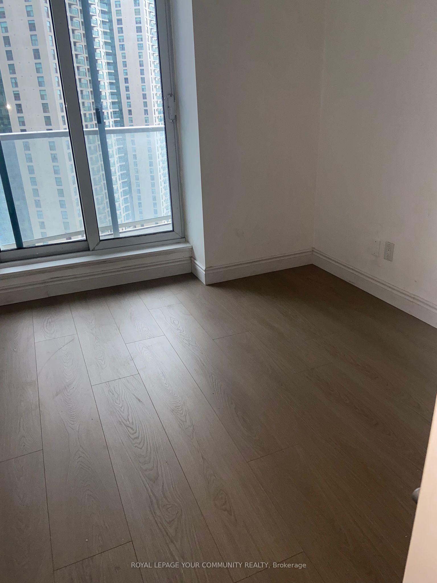 8 York Street 2206, Toronto, ON M5J 2Y2 photo 5