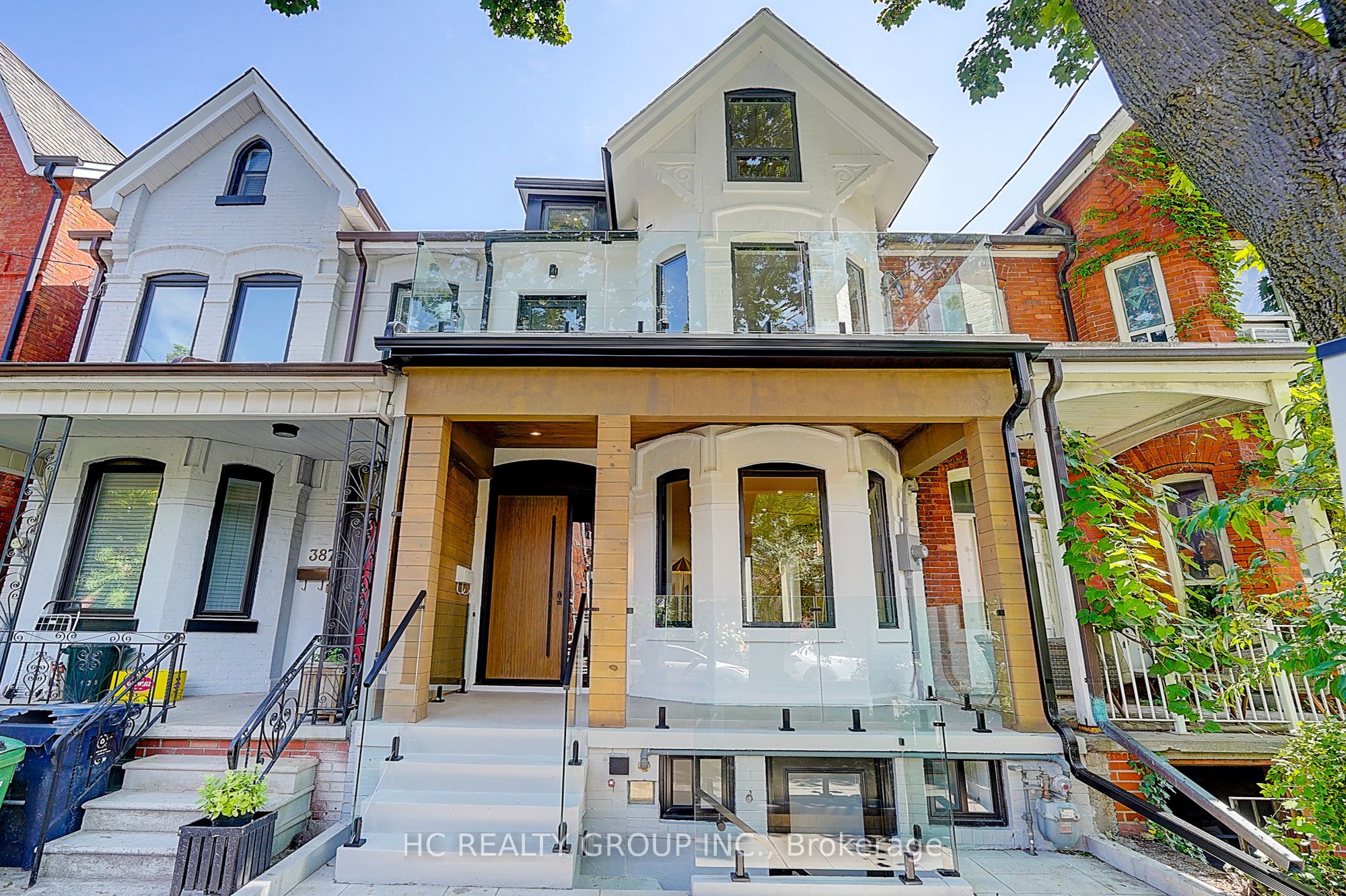 385 Manning Avenue, Toronto, ON M6G 2V6