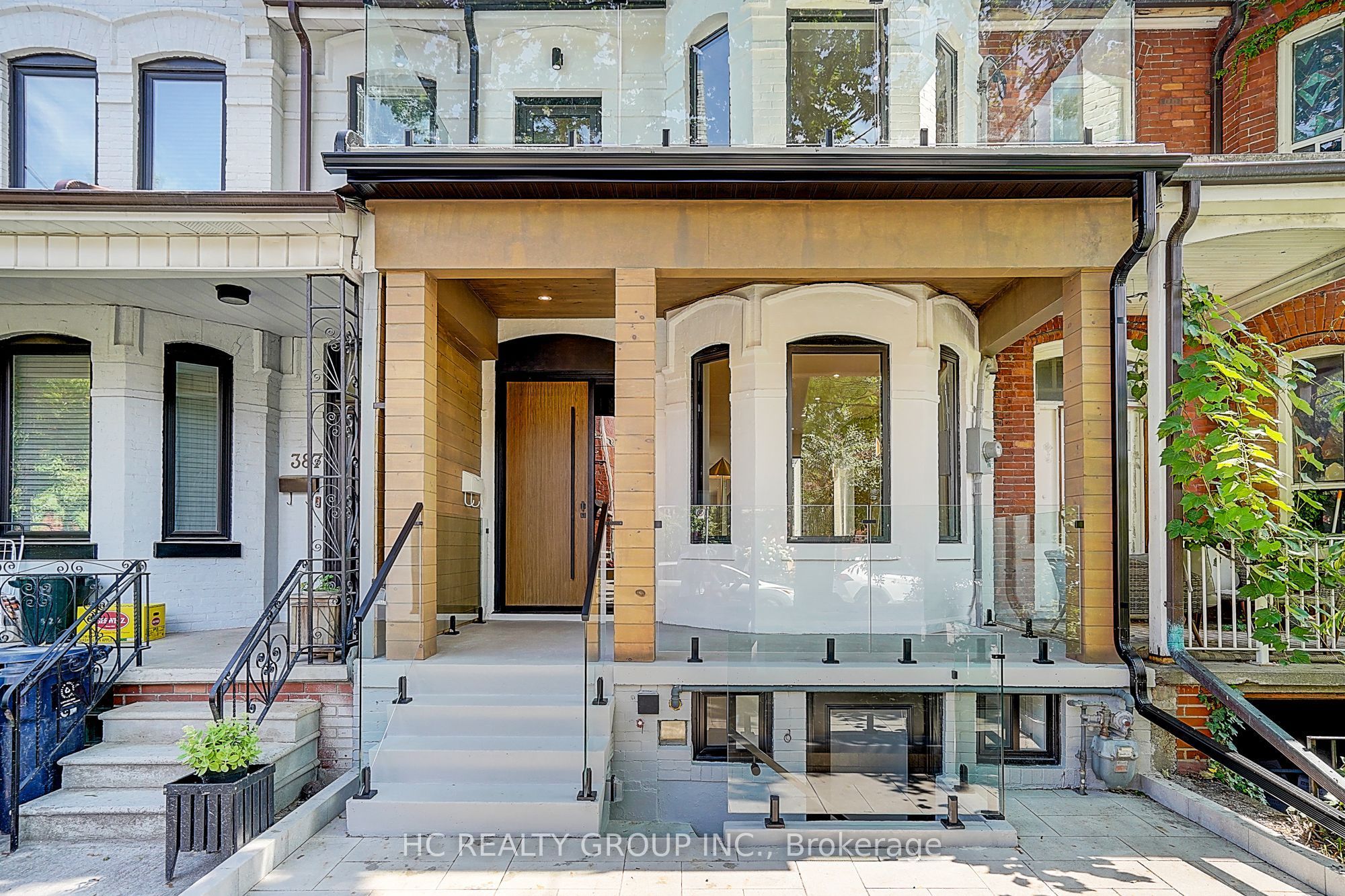 385 Manning Avenue, Toronto, ON M6G 2V6 photo 2