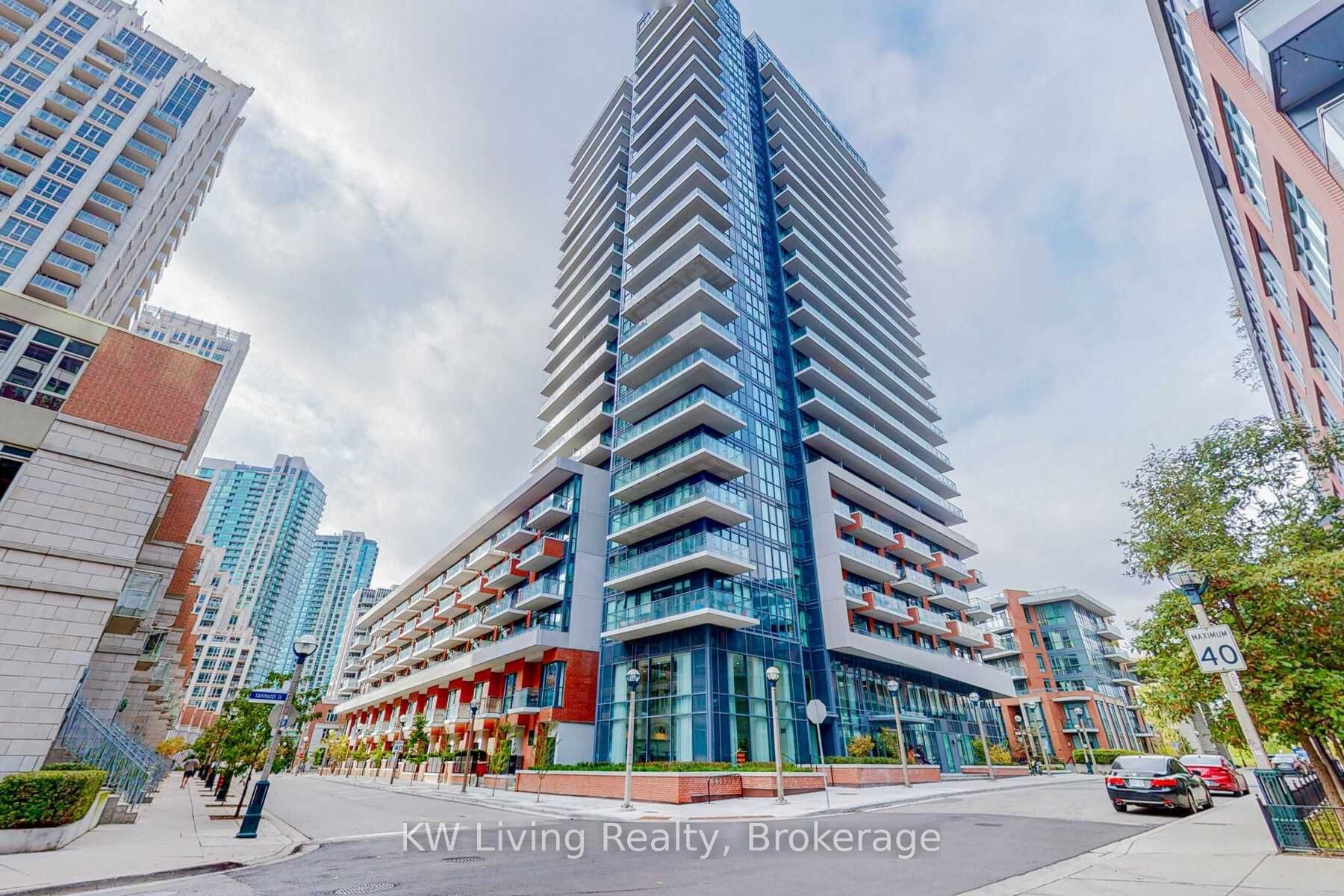 38 Iannuzzi Street 1713, Toronto, ON M5V 0S2