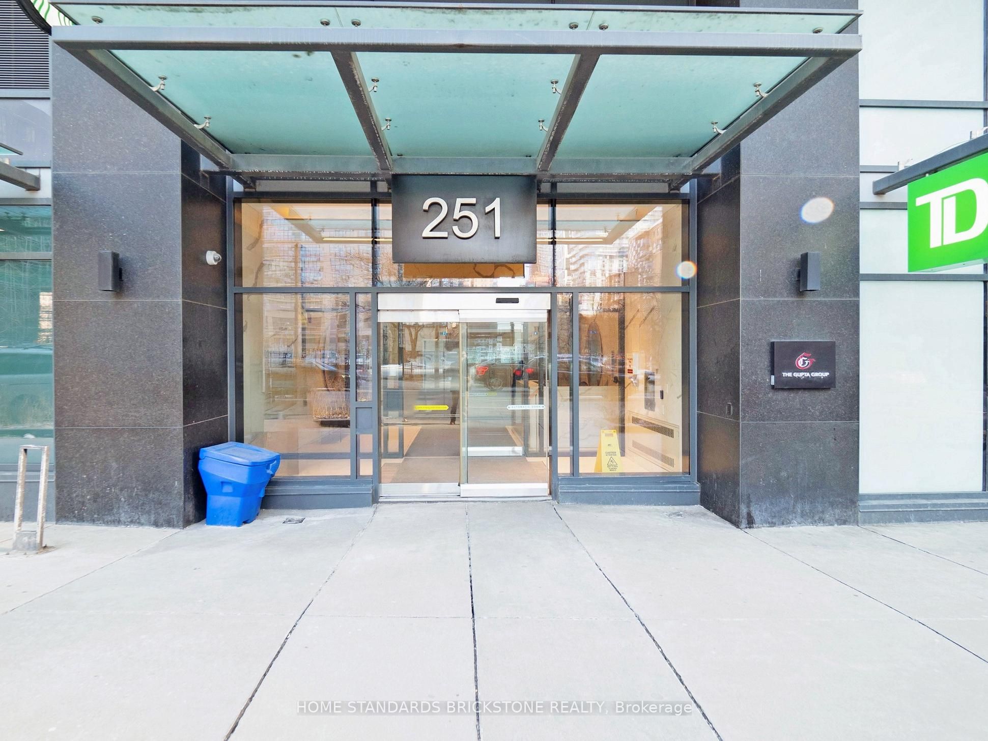 251 Jarvis Street 1205, Toronto, ON M5B 0C3 photo 4
