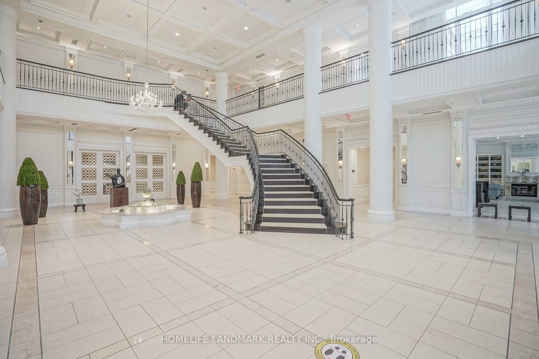 25 Greenview Avenue 828, Toronto, ON M2M 0A5 photo 3