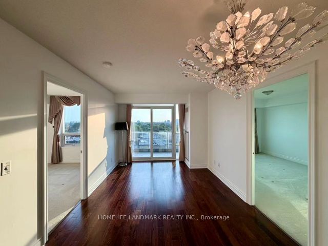 25 Greenview Avenue 828, Toronto, ON M2M 0A5 photo 4