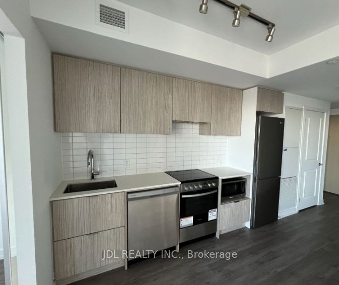 395 Bloor Street E 5101, Toronto, ON M4W 0B4 photo 4