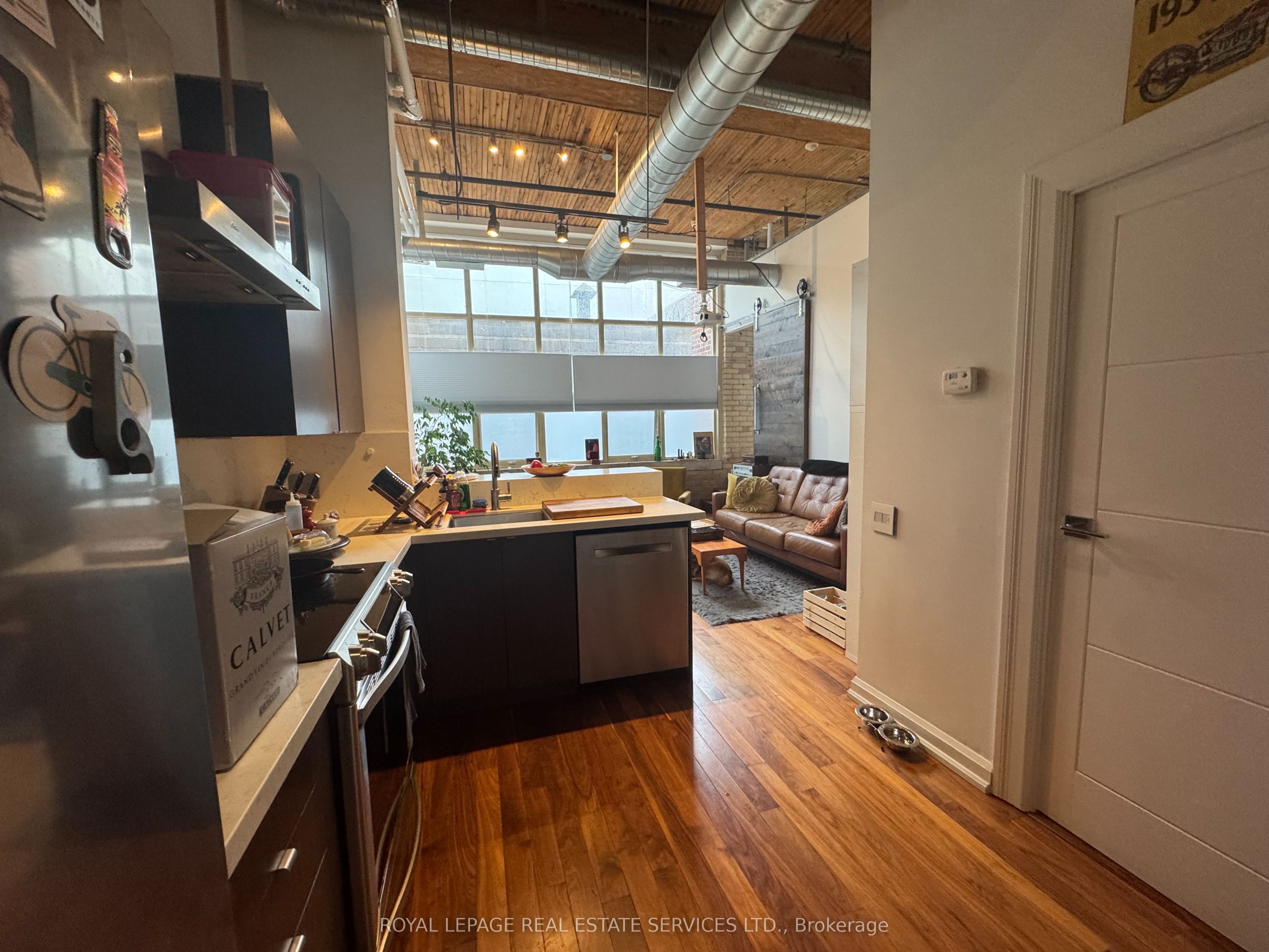 736 Dundas Street E 203, Toronto, ON M5A 2C5 photo 4