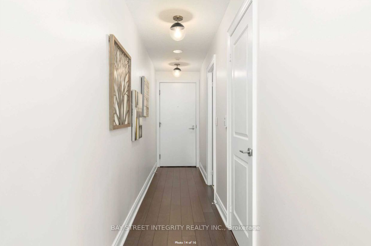 28 Ted Rogers Way 1705, Toronto, ON M4Y 2J4 photo 3