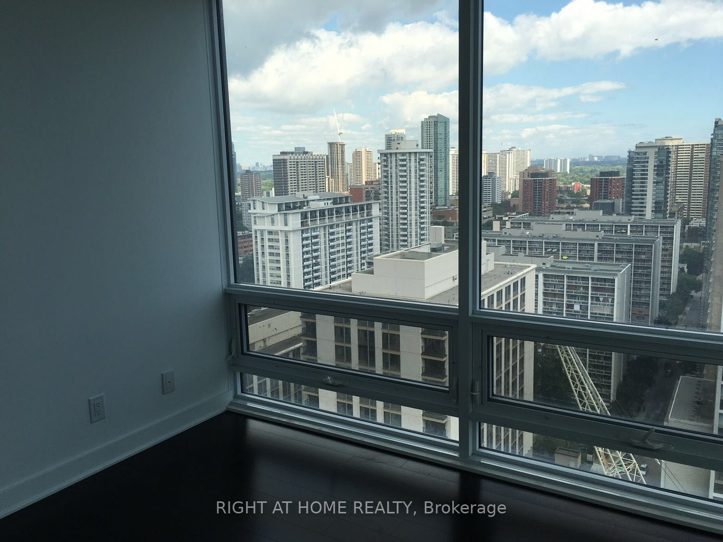 15 Grenville Street 2310, Toronto, ON M4Y 0B9 photo 4