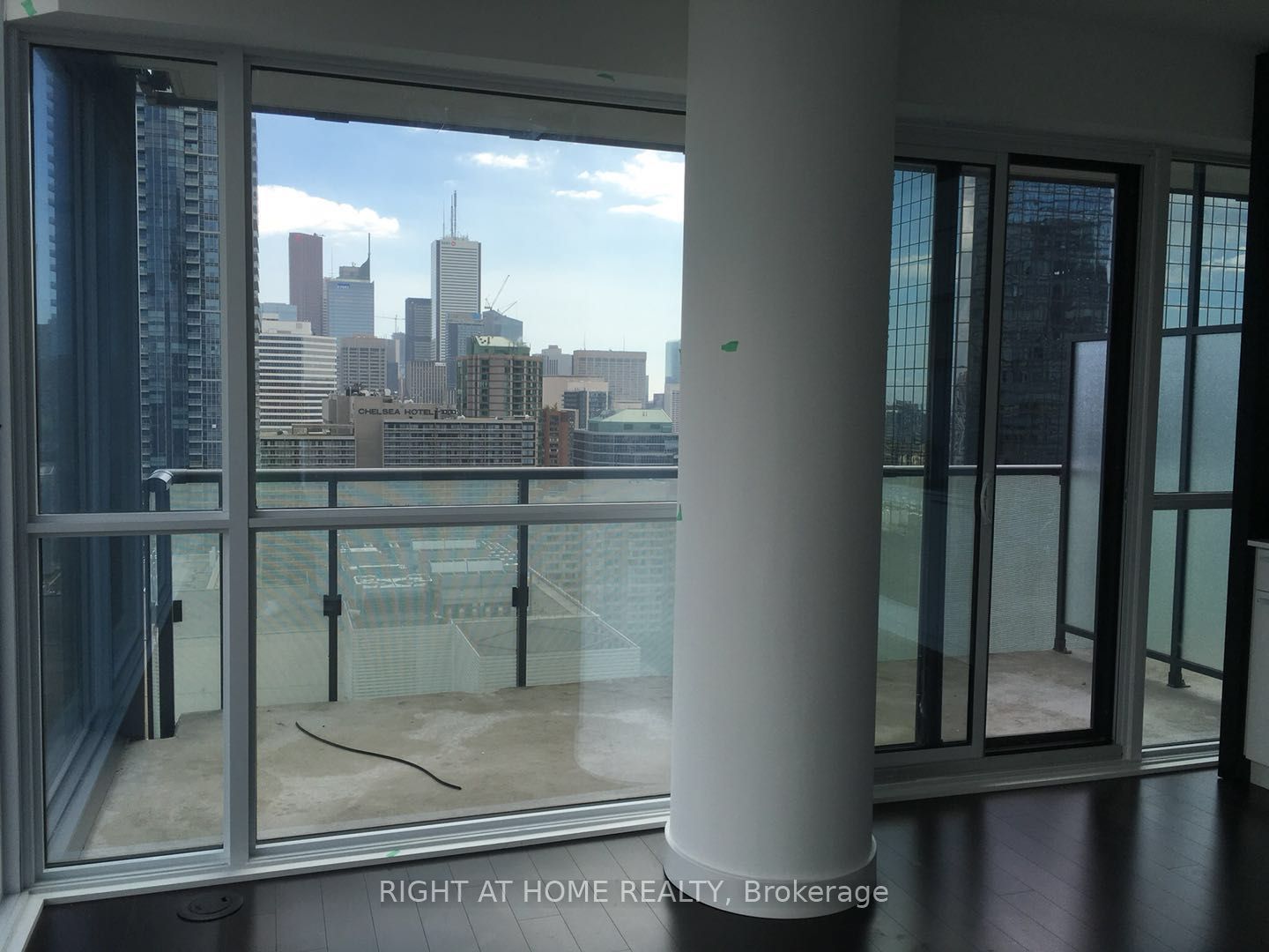 15 Grenville Street 2310, Toronto, ON M4Y 0B9 photo 5