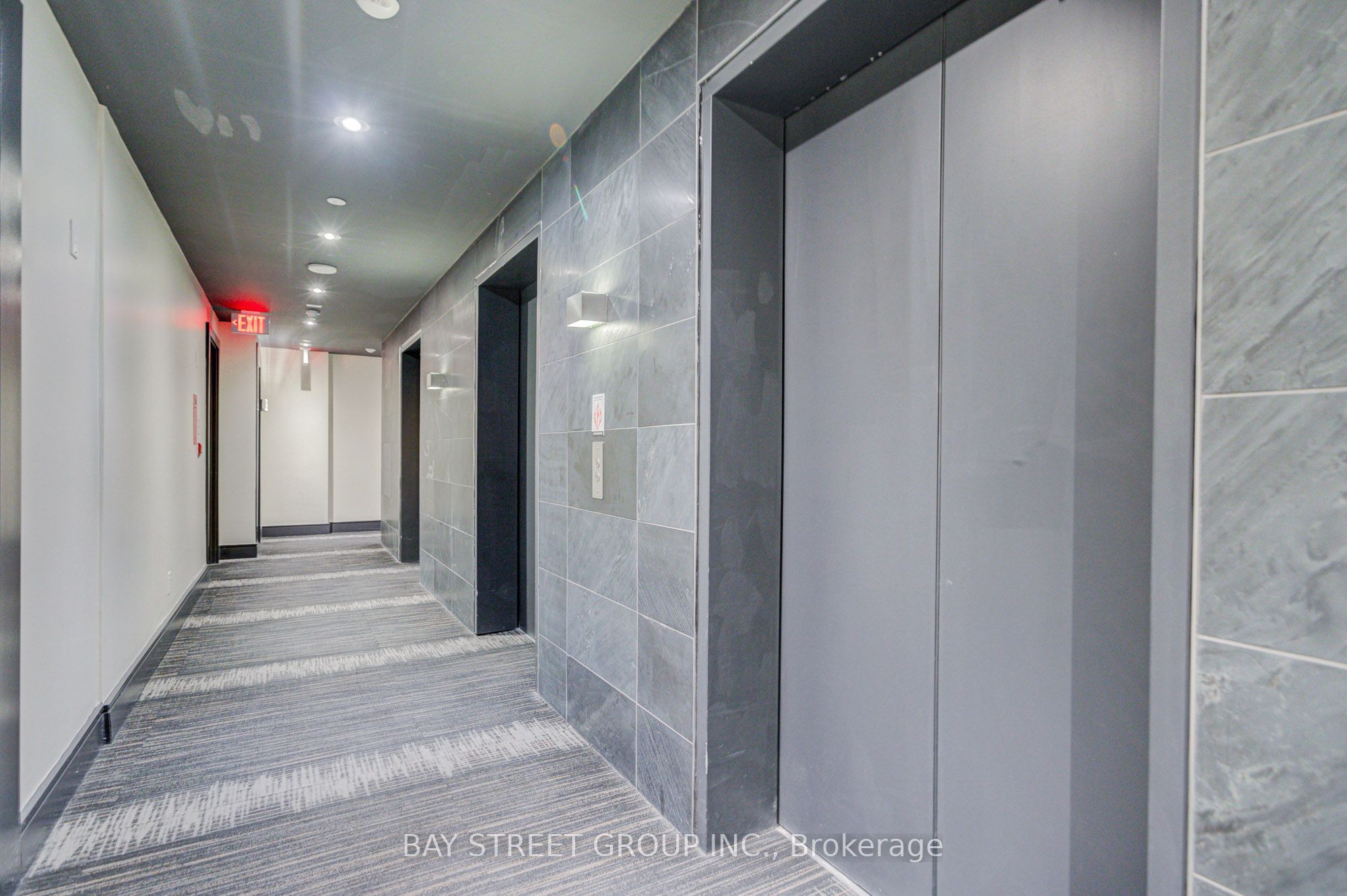 290 Adelaide Street W 1804, Toronto, ON M5V 1P6 photo 4