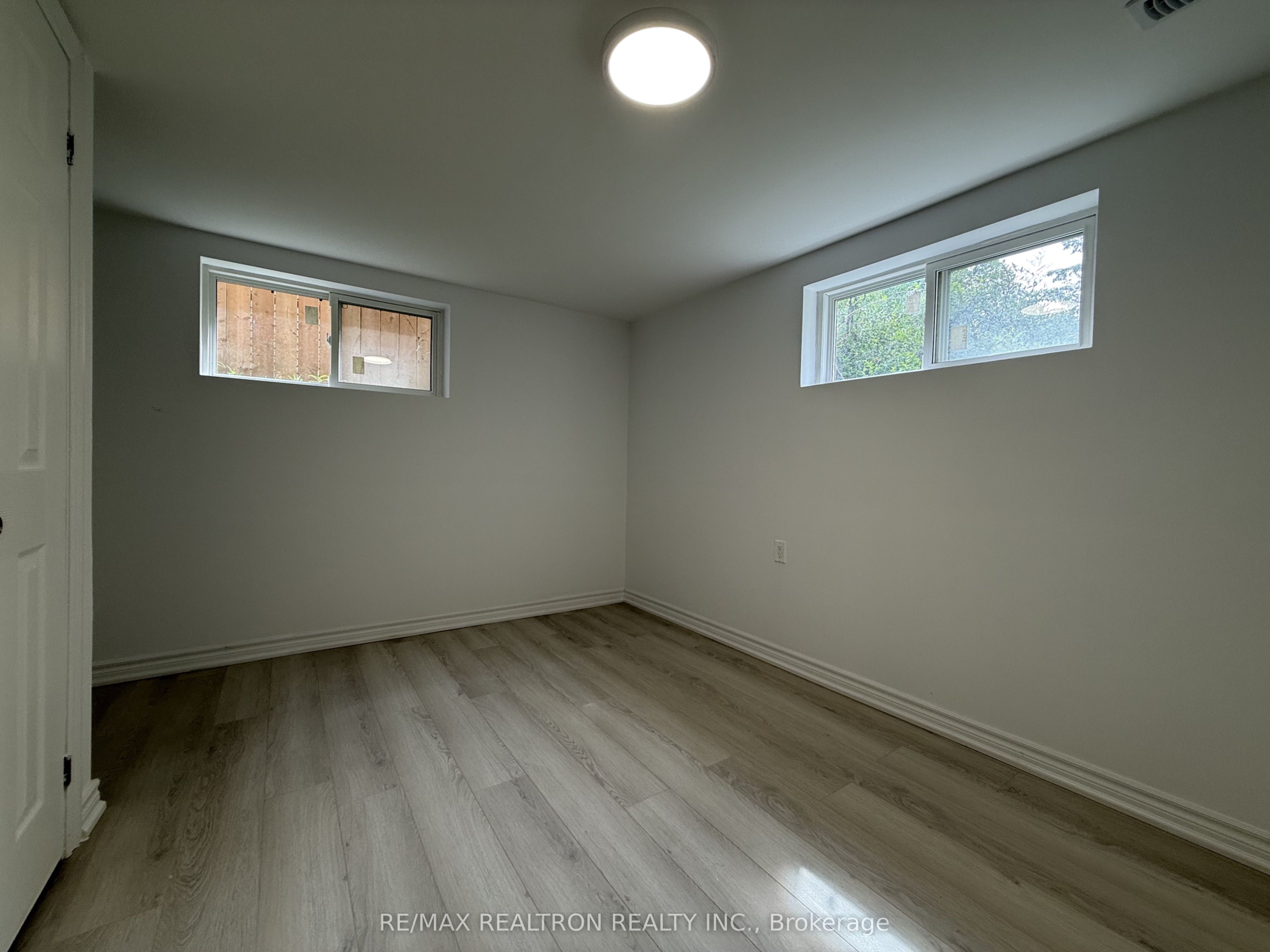 217 Moore Park Avenue Basement, Toronto, ON M2M 1N5 photo 5
