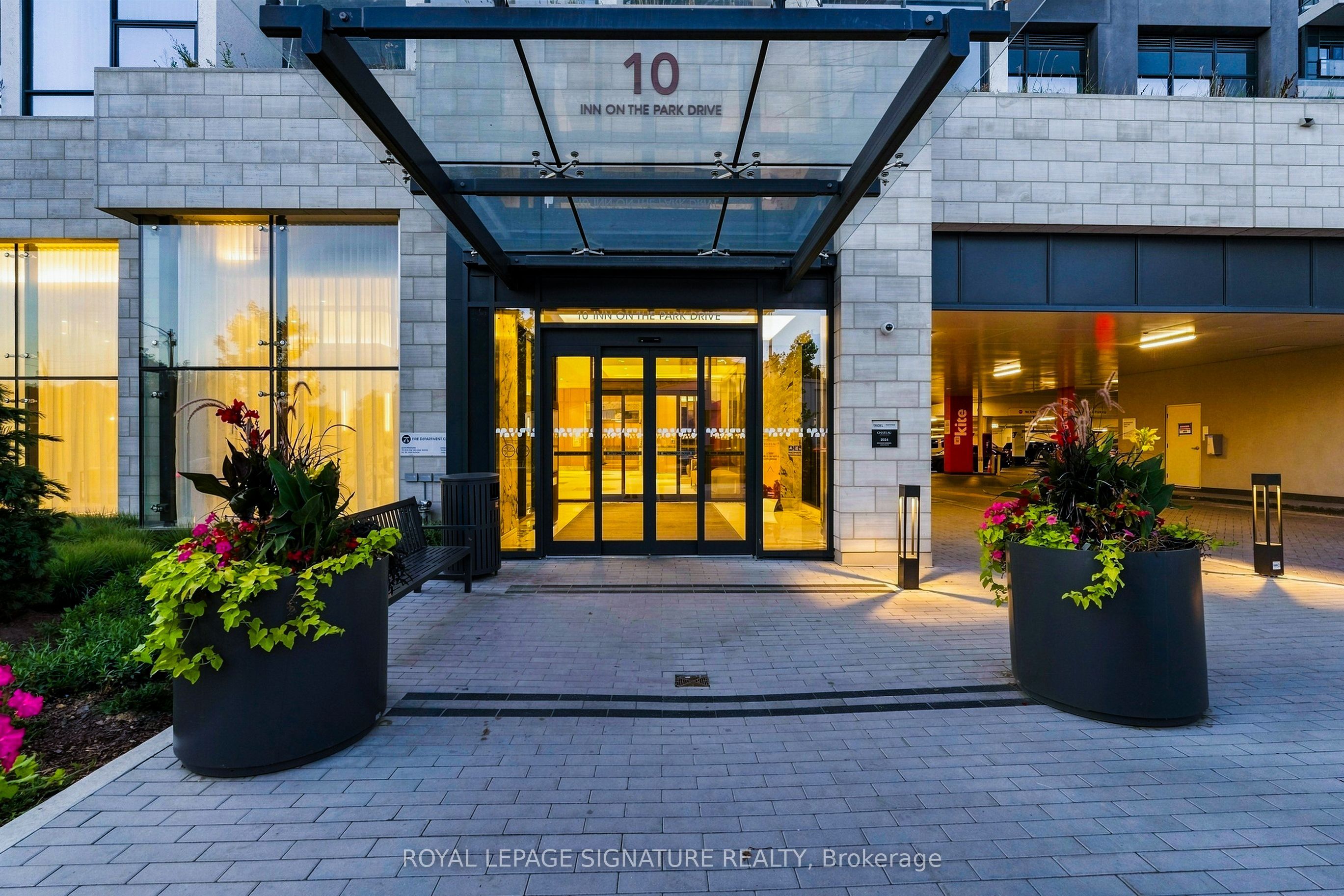 10 Inn On the Park Drive 2709, Toronto, ON M3C 0P9 photo 3