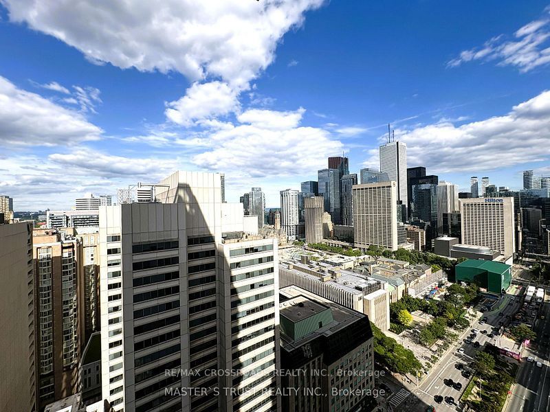 426 University Avenue 3008, Toronto, ON M5G 1S9 photo 2