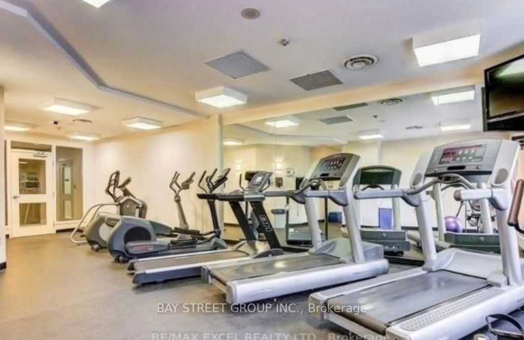 35 Empress Avenue 303, Toronto, ON M2N 6T3 photo 2