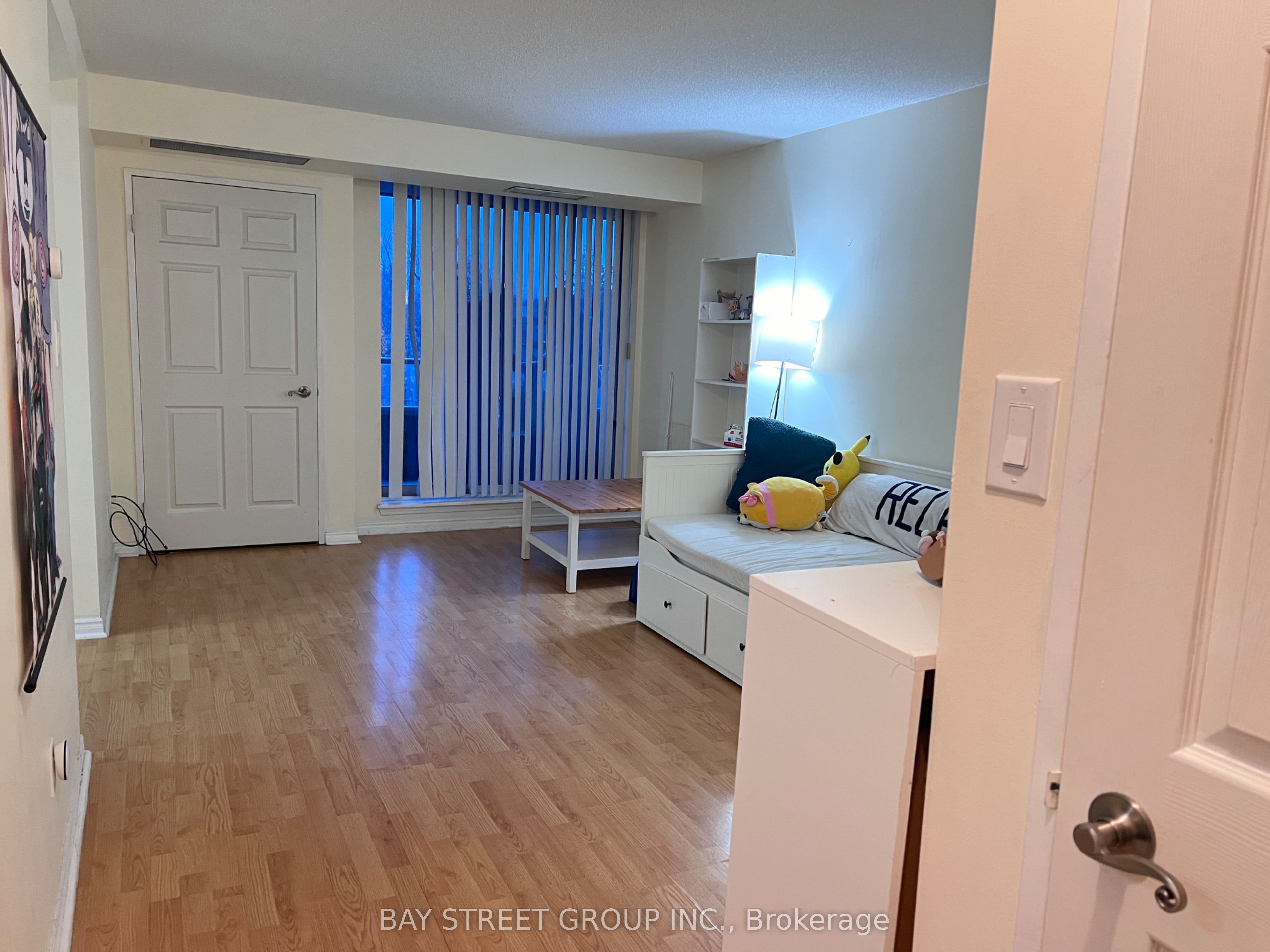 35 Empress Avenue 303, Toronto, ON M2N 6T3 photo 3