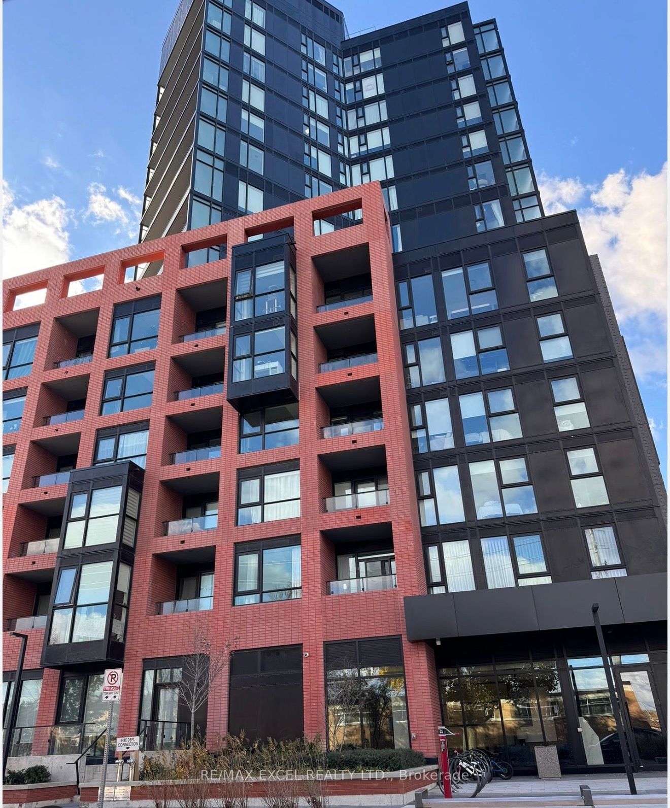 8 TIPPETT Road 422, Toronto, ON M3H 0E7