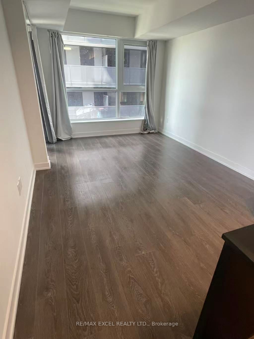 8 TIPPETT Road 422, Toronto, ON M3H 0E7 photo 2