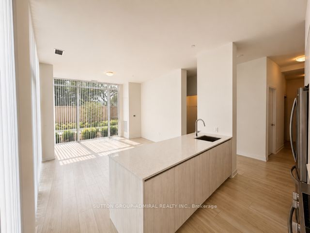 5858 Yonge Street TH10, Toronto, ON M2M 0C6 photo 5