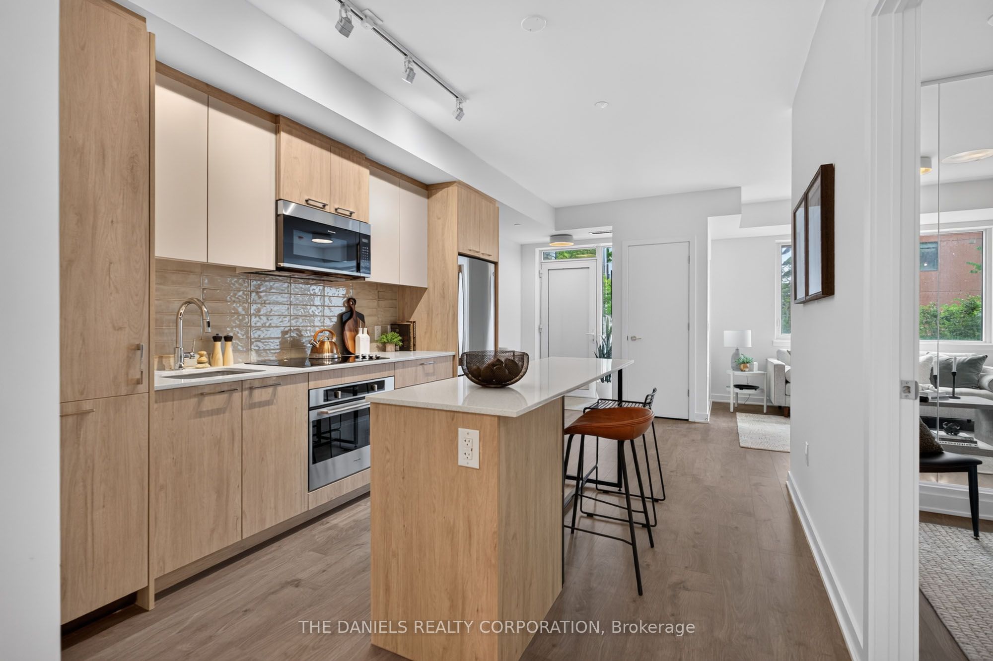 10 Oak Street 104, Toronto, ON M5A 0Z1 photo 3